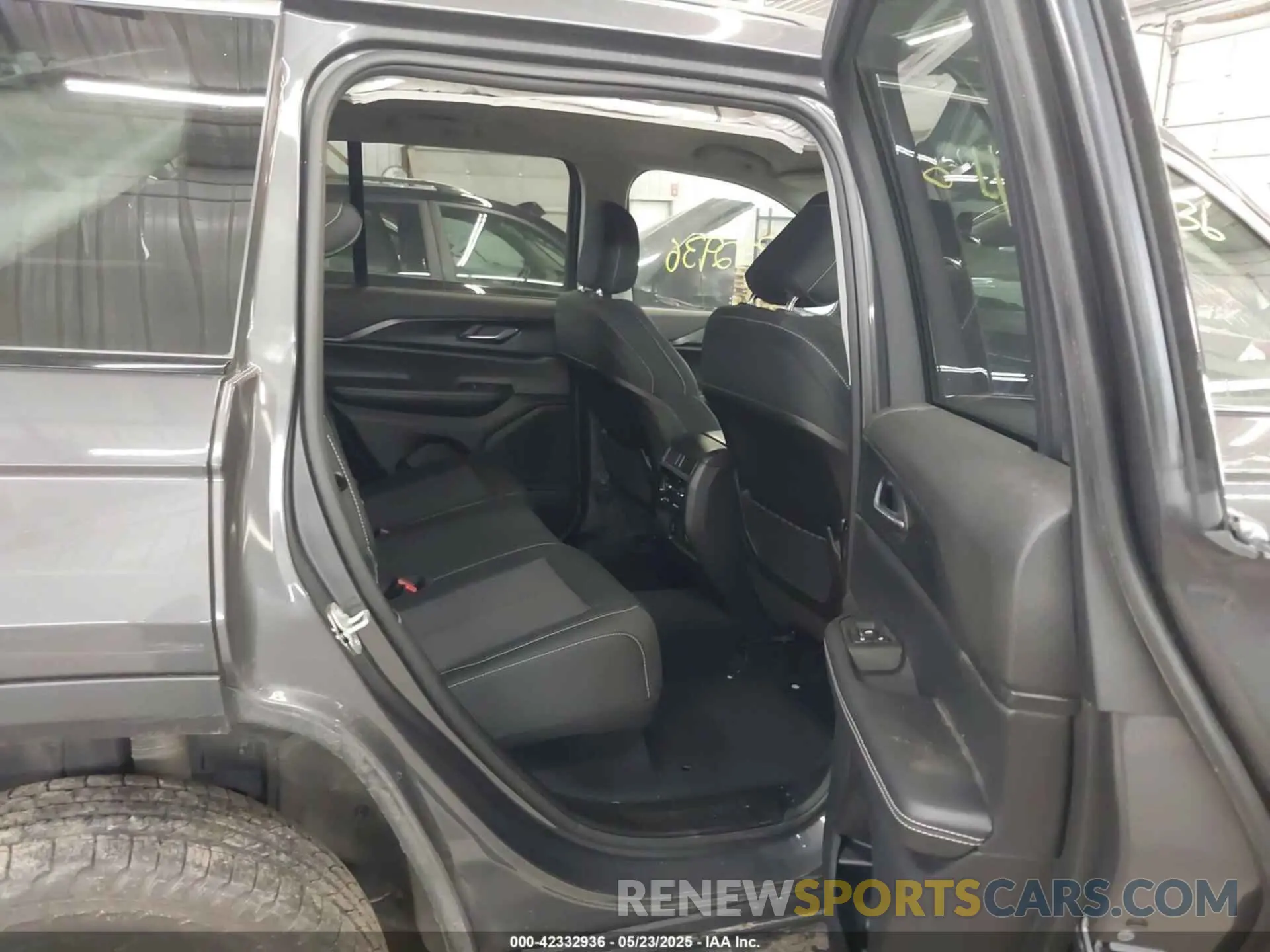 8 Photograph of a damaged car 1C4RJHAG3RC678977 JEEP GRAND CHEROKEE 2024