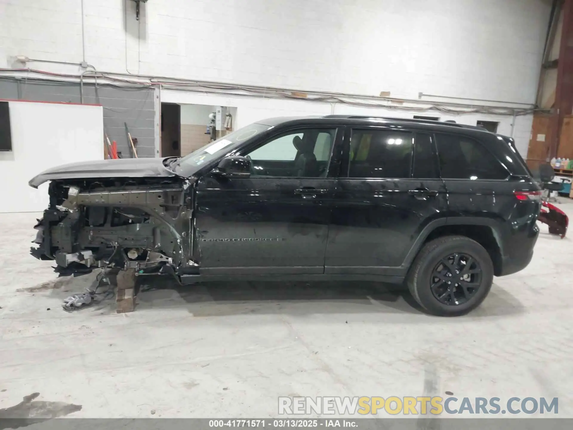 15 Photograph of a damaged car 1C4RJHAG4RC256622 JEEP GRAND CHEROKEE 2024