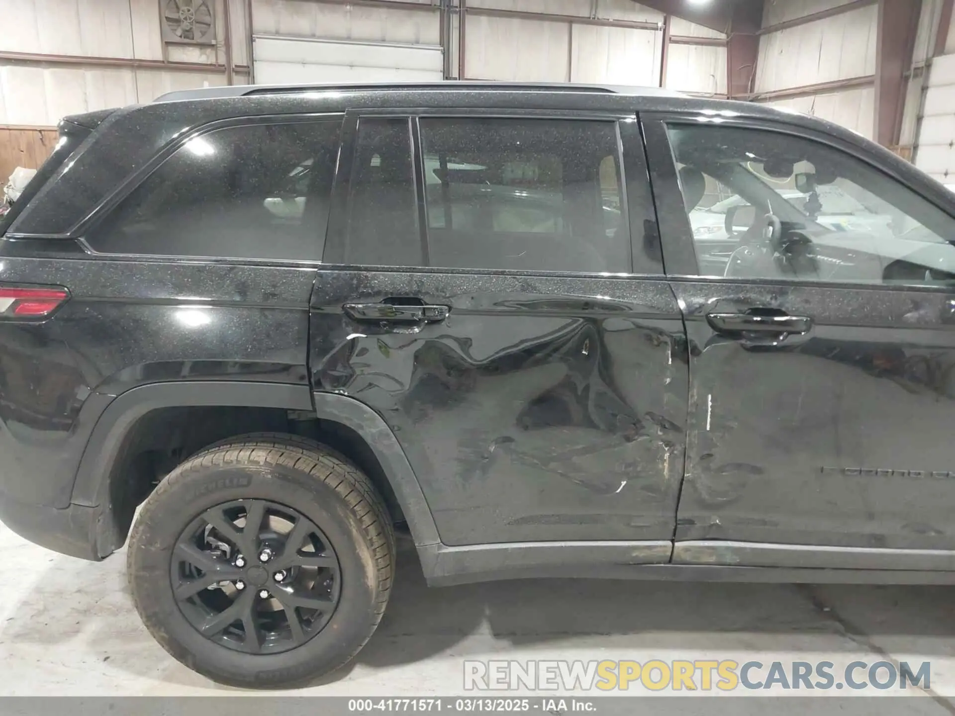 20 Photograph of a damaged car 1C4RJHAG4RC256622 JEEP GRAND CHEROKEE 2024