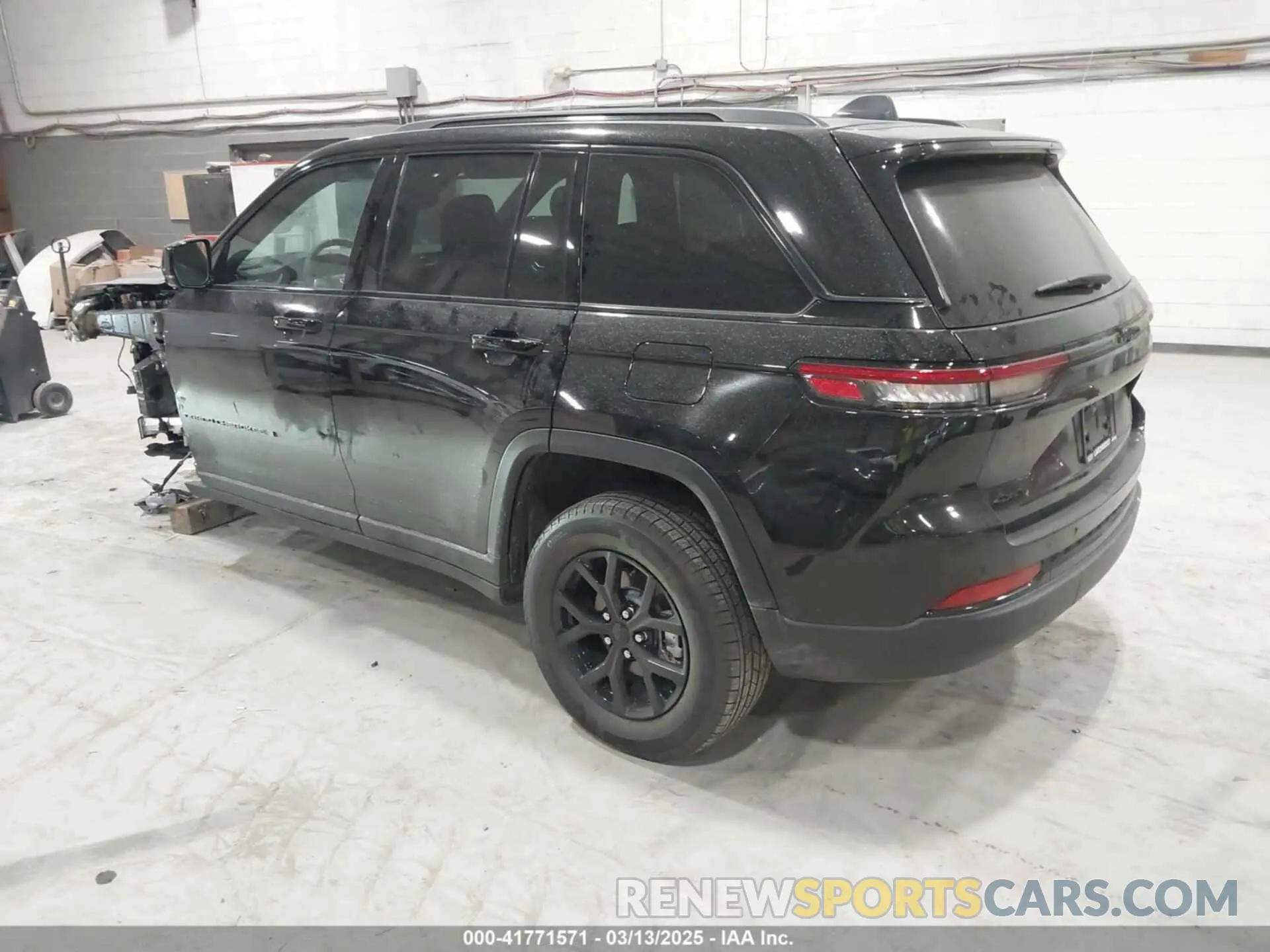 3 Photograph of a damaged car 1C4RJHAG4RC256622 JEEP GRAND CHEROKEE 2024