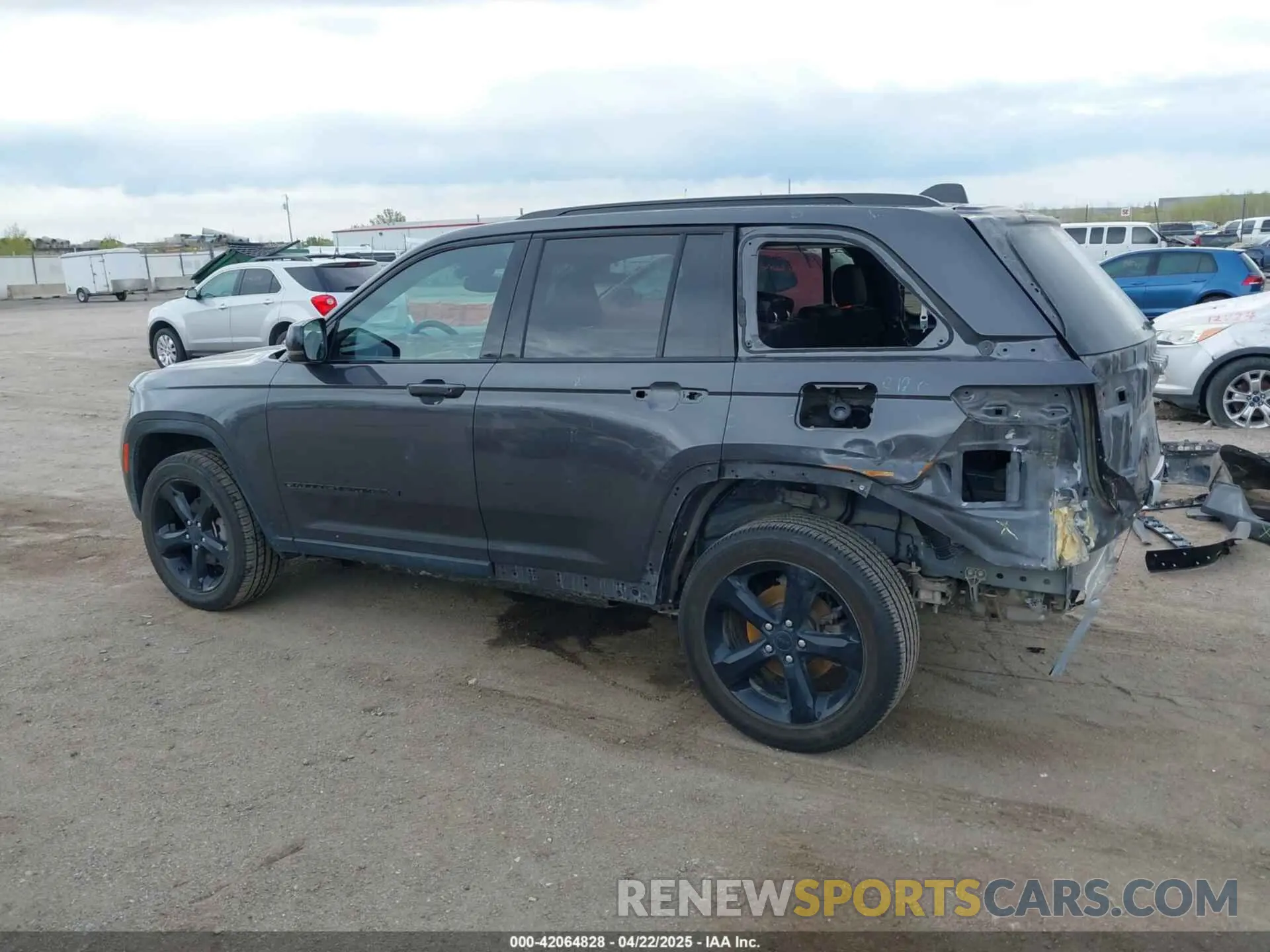 15 Photograph of a damaged car 1C4RJHAG5R8951467 JEEP GRAND CHEROKEE 2024
