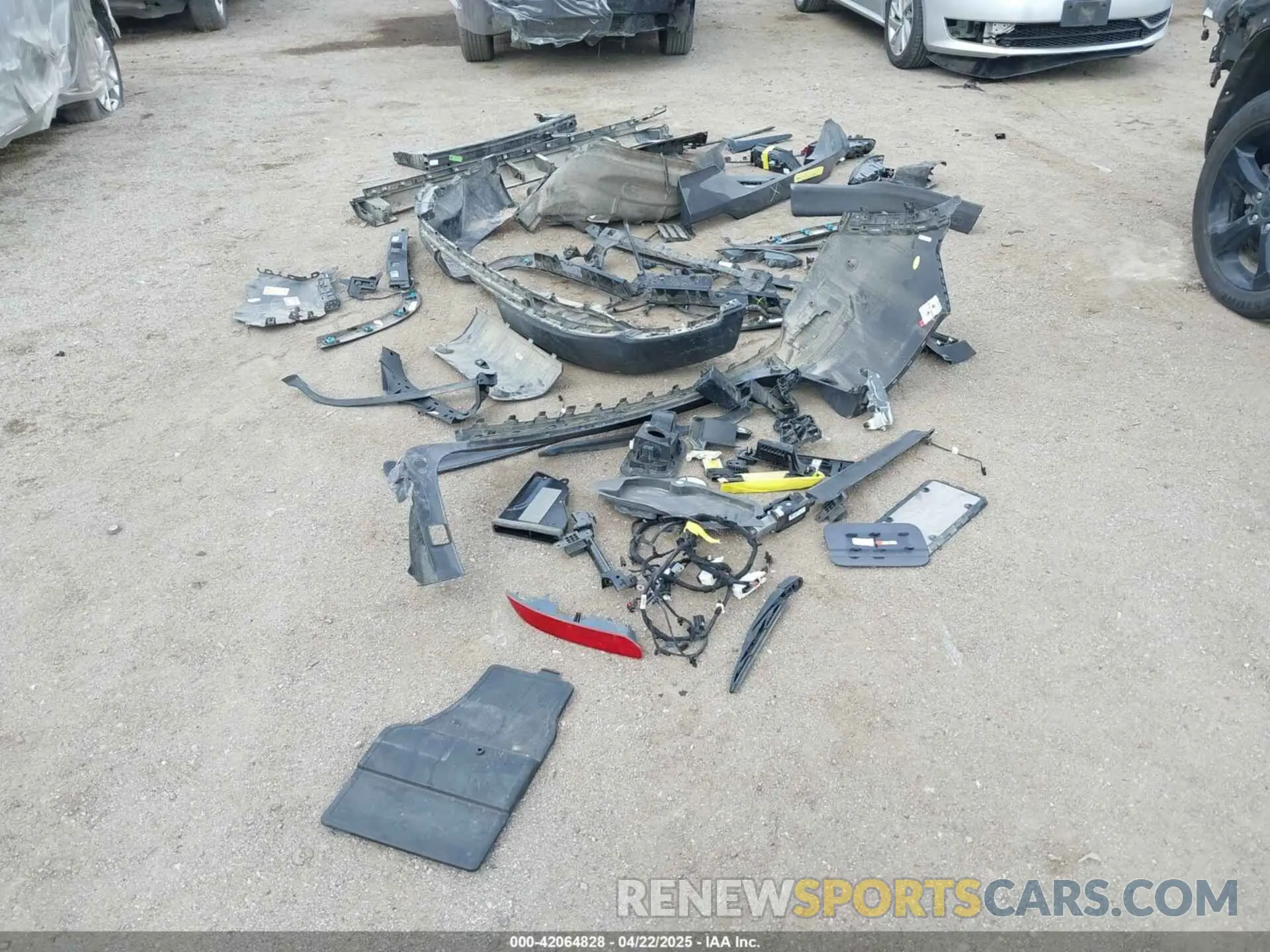 19 Photograph of a damaged car 1C4RJHAG5R8951467 JEEP GRAND CHEROKEE 2024