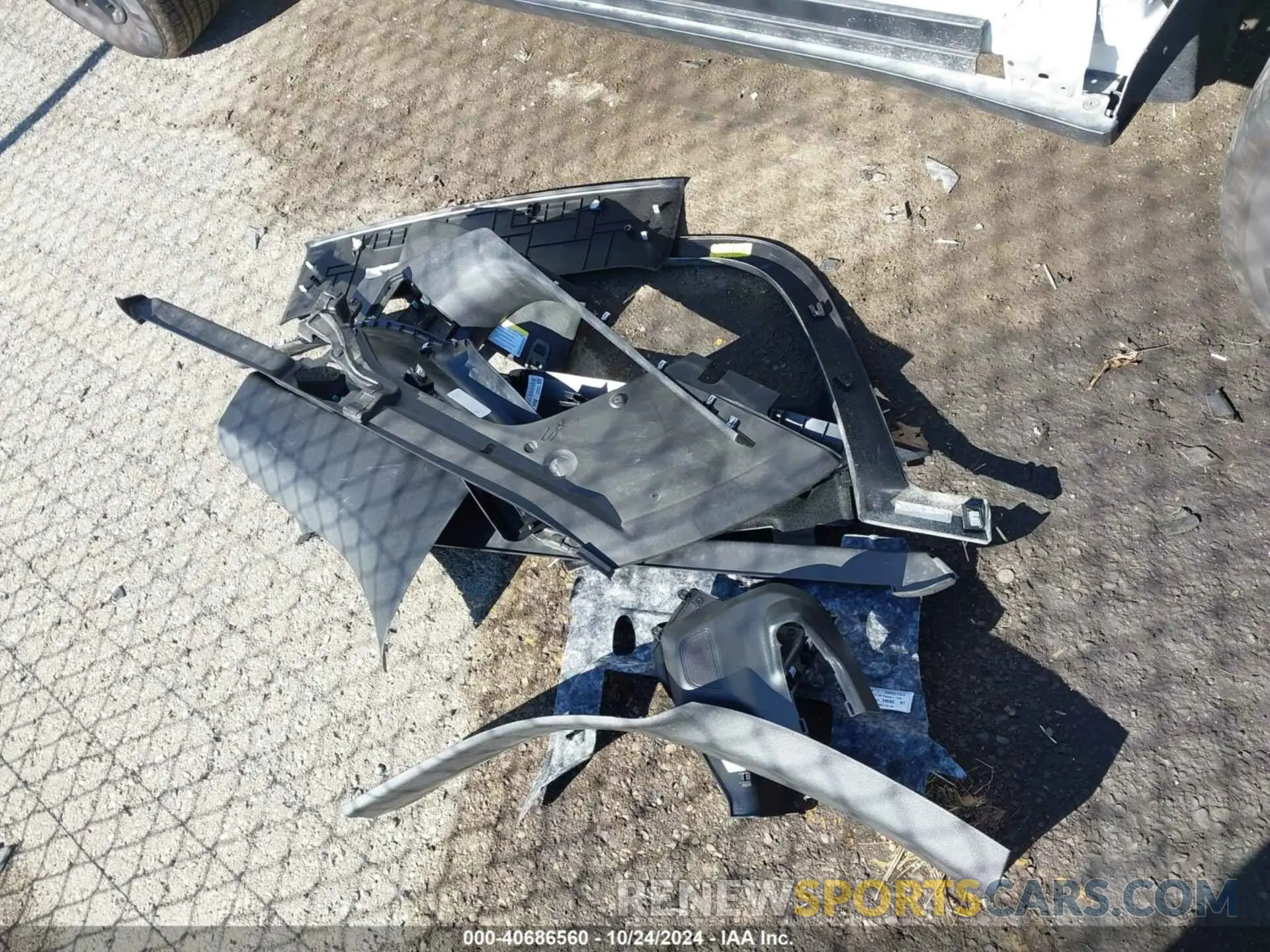 11 Photograph of a damaged car 1C4RJHAG5RC223127 JEEP GRAND CHEROKEE 2024