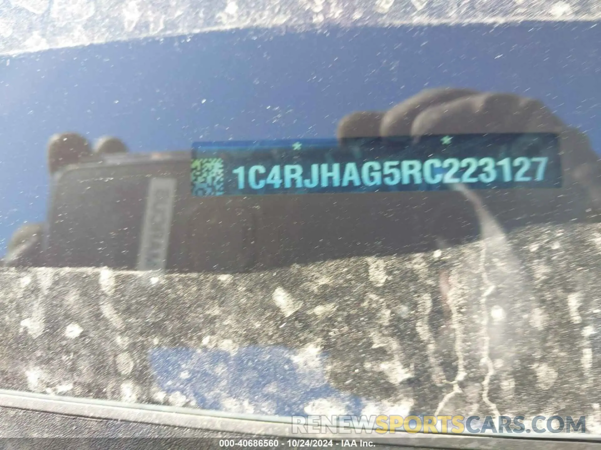 9 Photograph of a damaged car 1C4RJHAG5RC223127 JEEP GRAND CHEROKEE 2024