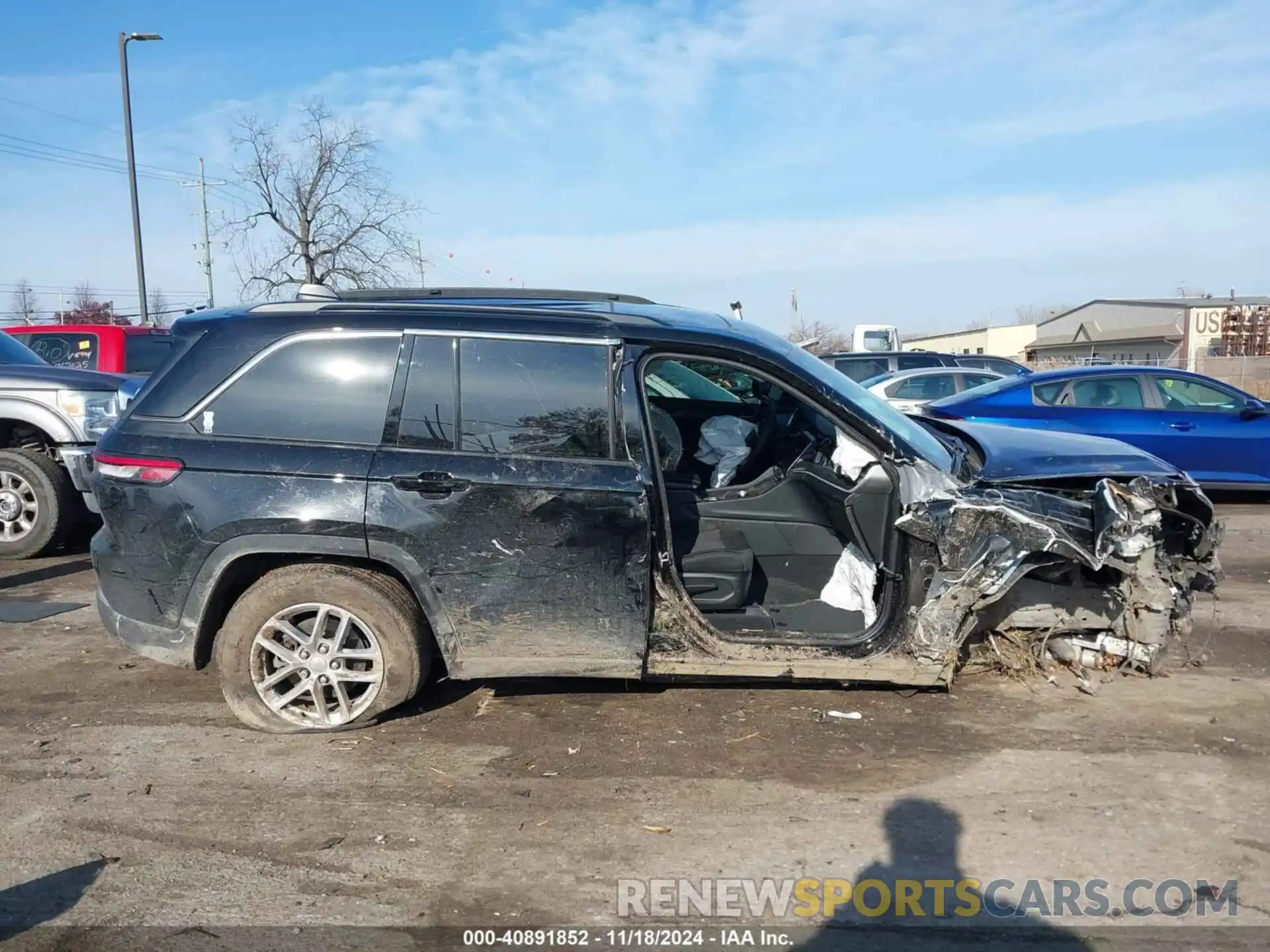 14 Photograph of a damaged car 1C4RJHAG7R8570736 JEEP GRAND CHEROKEE 2024