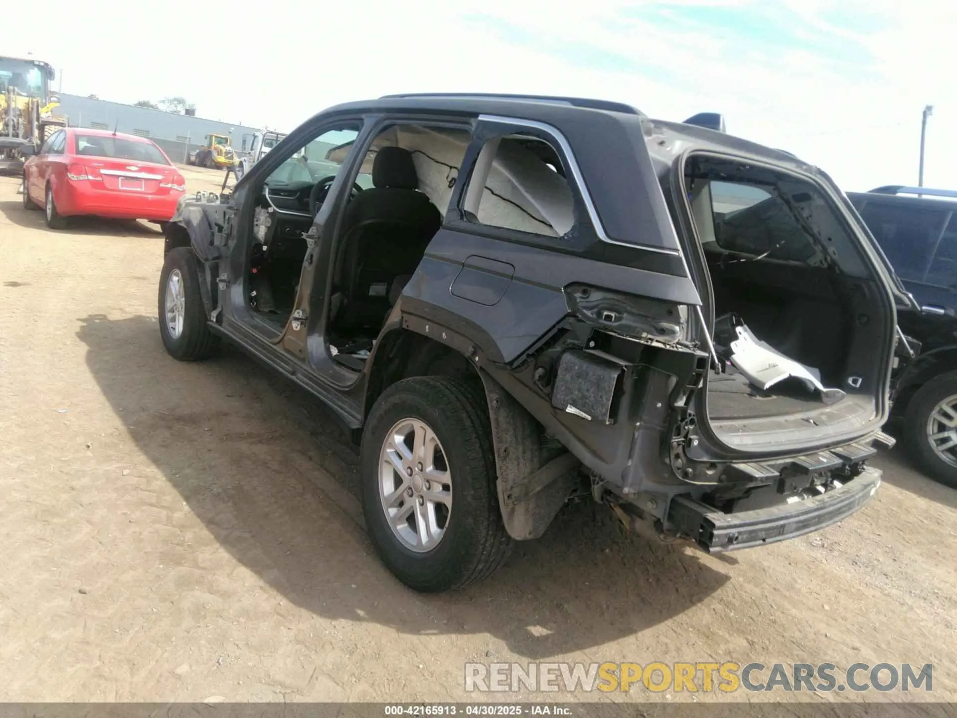 3 Photograph of a damaged car 1C4RJHAG7R8938932 JEEP GRAND CHEROKEE 2024