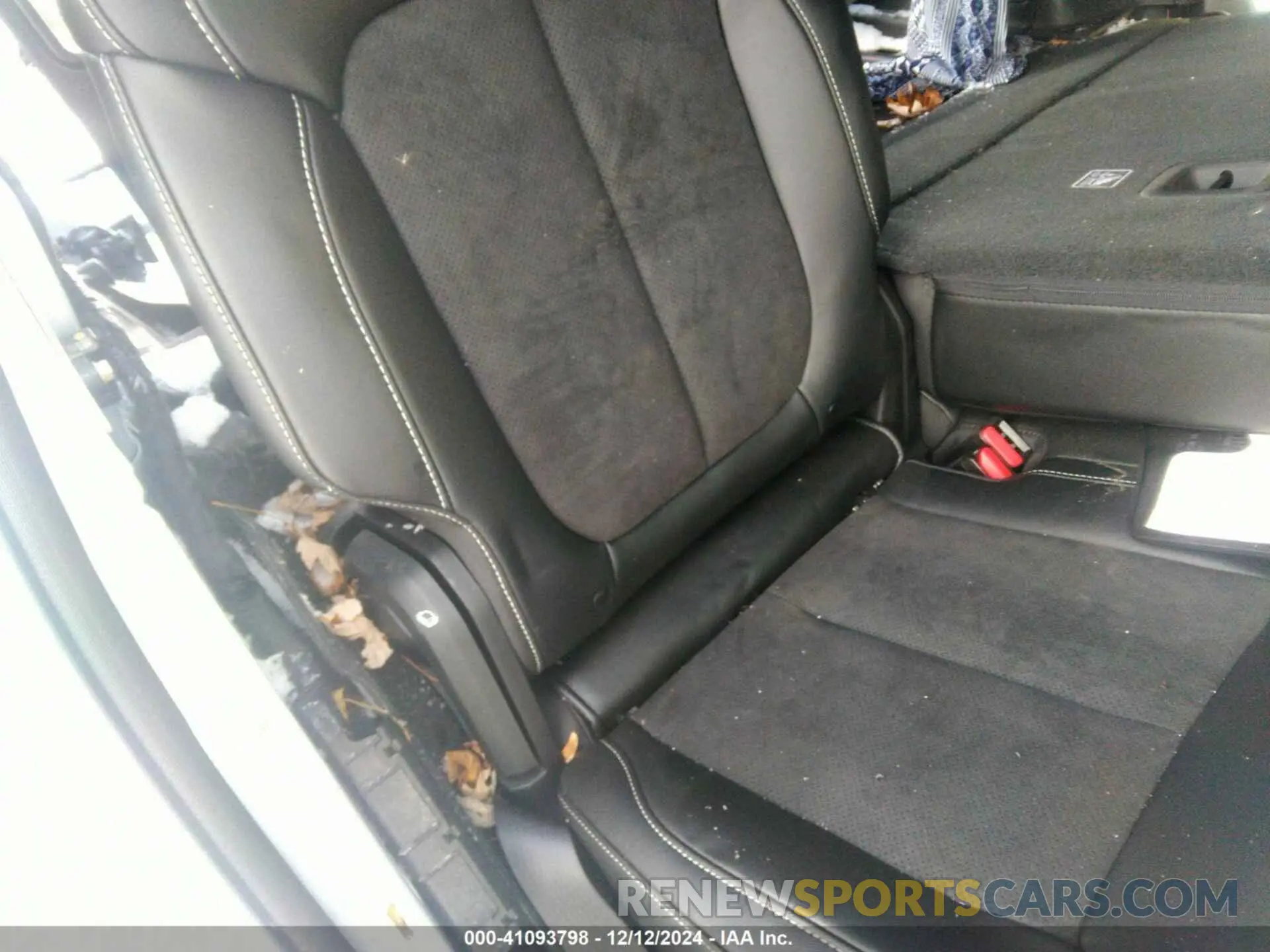 8 Photograph of a damaged car 1C4RJHAG7RC236090 JEEP GRAND CHEROKEE 2024