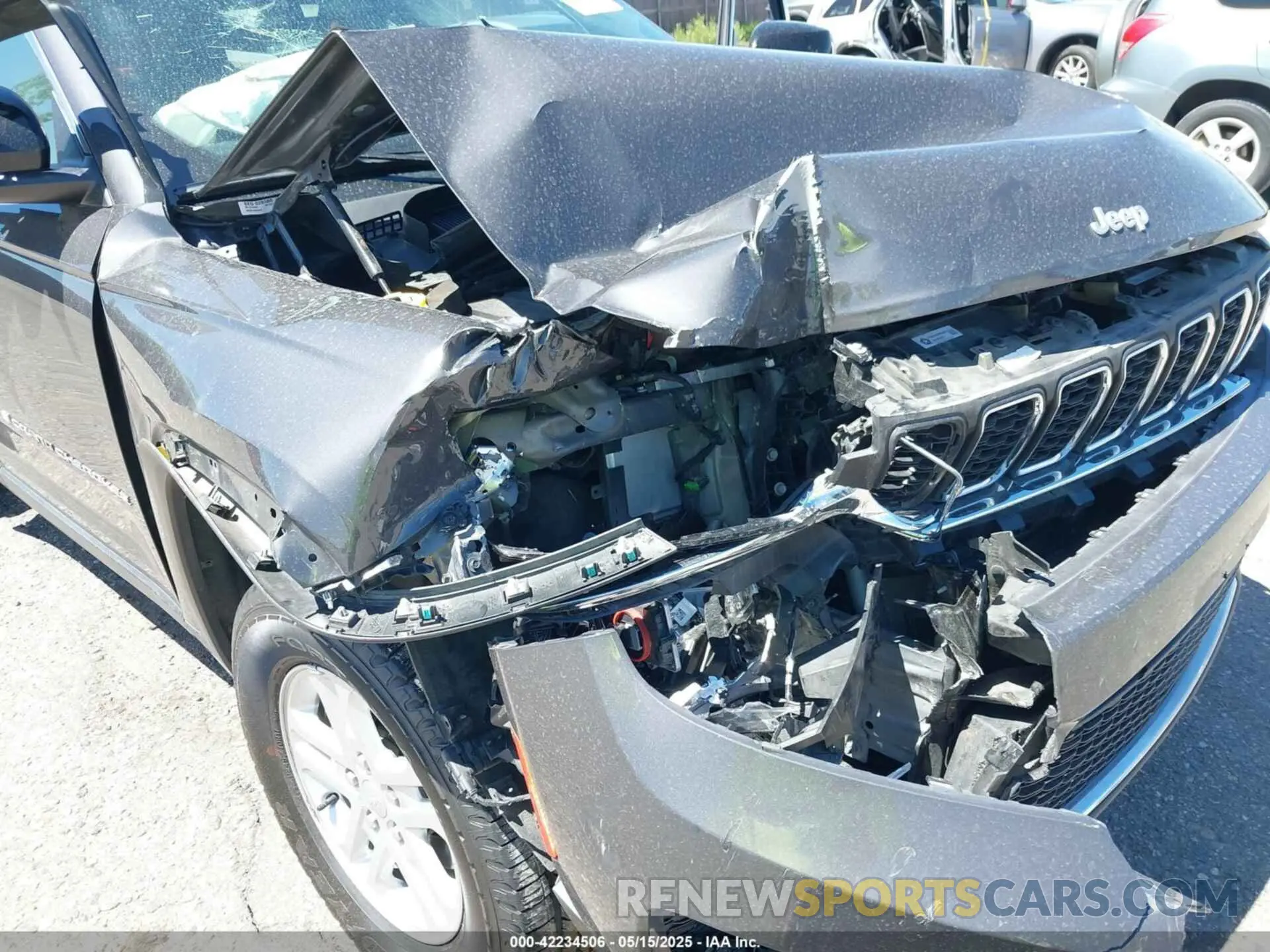6 Photograph of a damaged car 1C4RJHAG9RC184669 JEEP GRAND CHEROKEE 2024