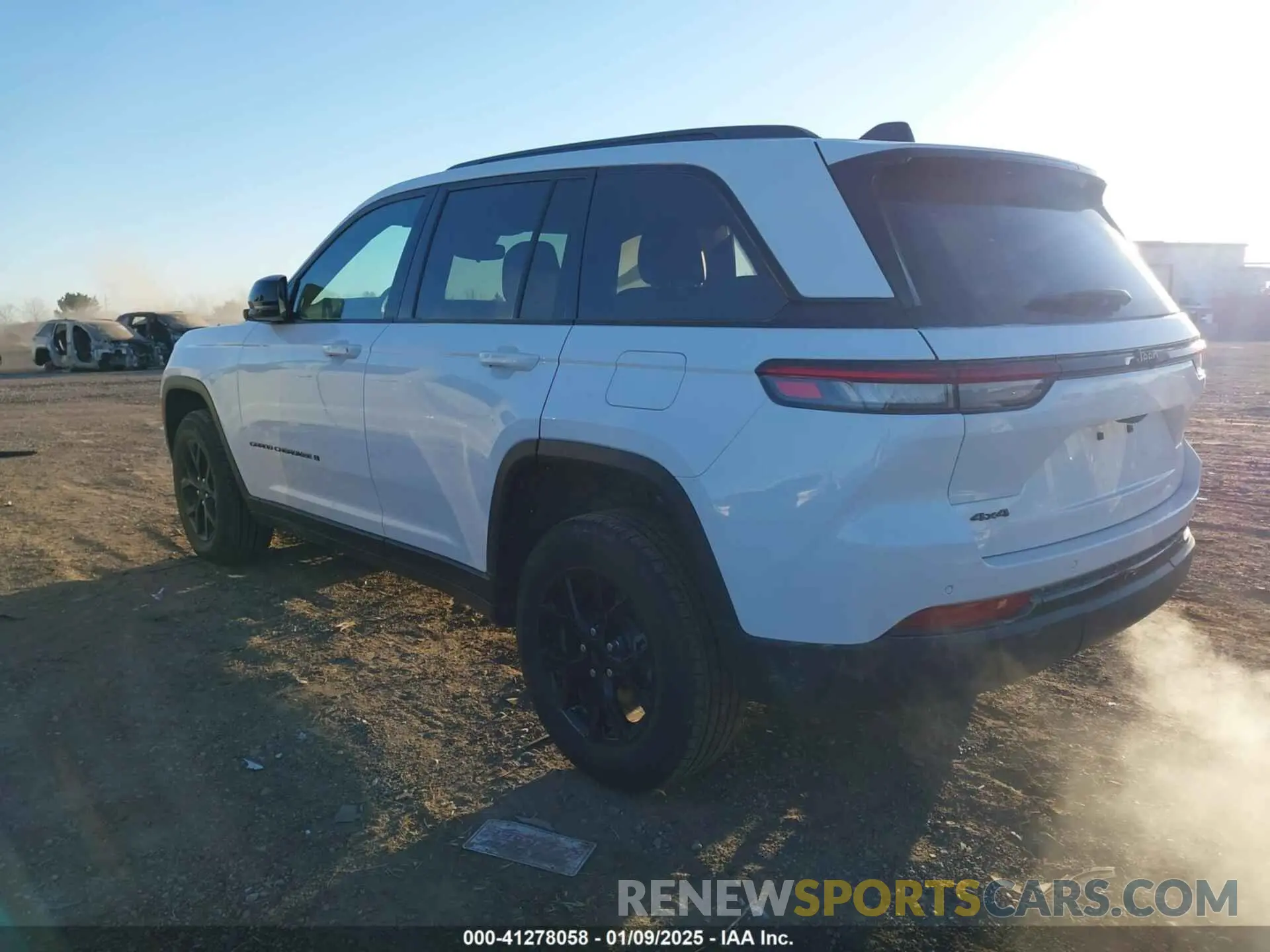 3 Photograph of a damaged car 1C4RJHAGXRC151597 JEEP GRAND CHEROKEE 2024