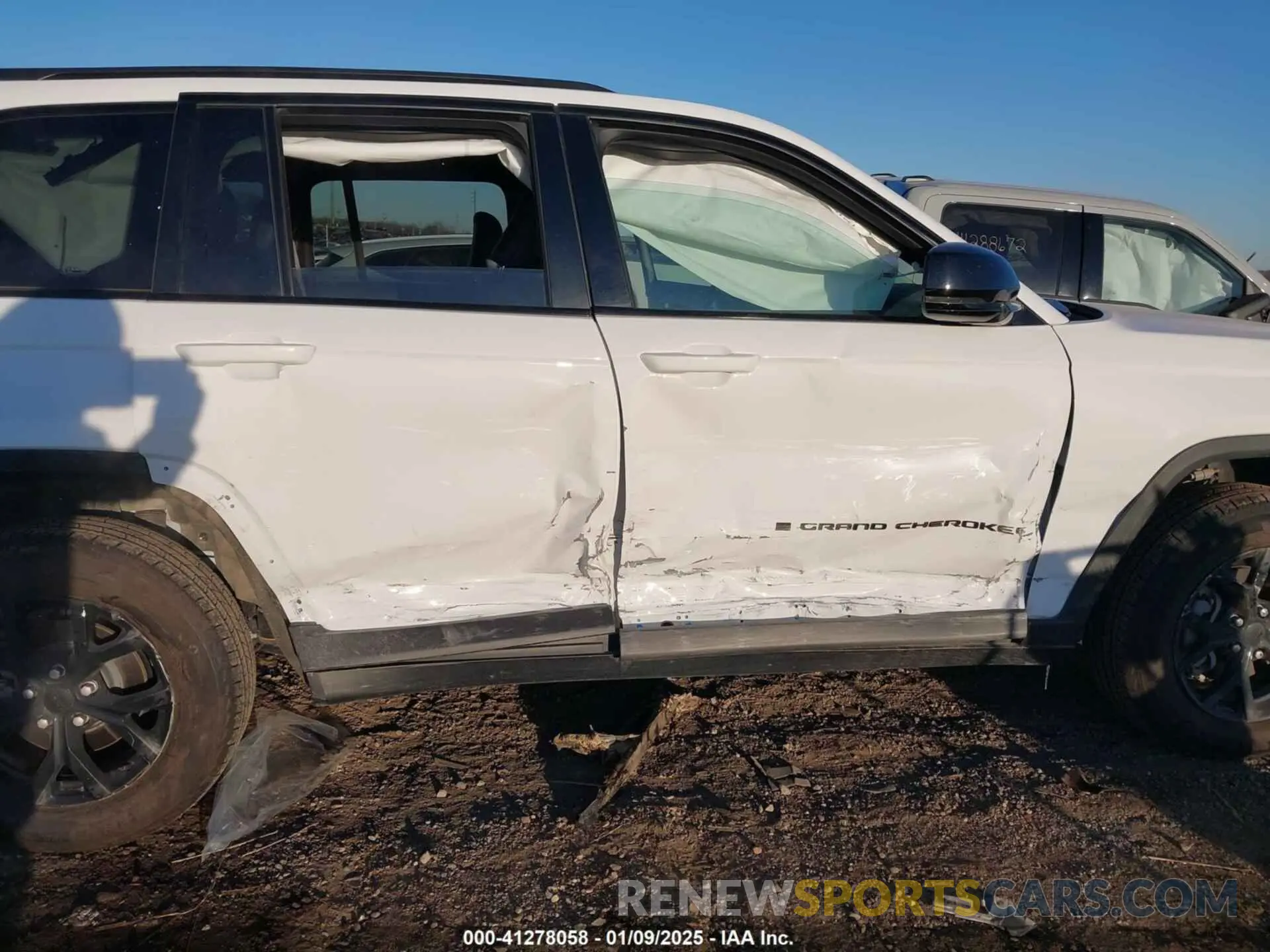 6 Photograph of a damaged car 1C4RJHAGXRC151597 JEEP GRAND CHEROKEE 2024