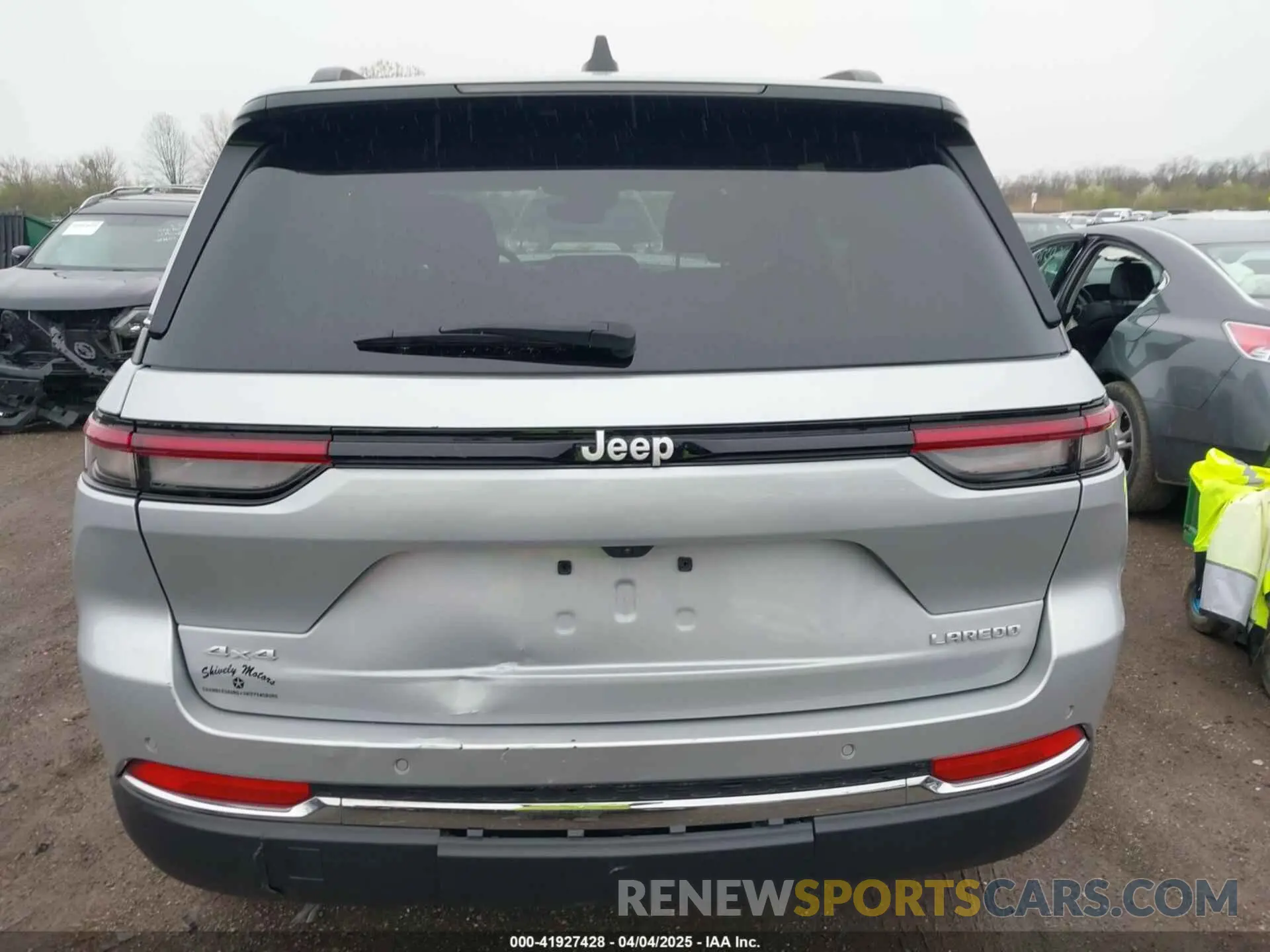 16 Photograph of a damaged car 1C4RJHAGXRC165256 JEEP GRAND CHEROKEE 2024