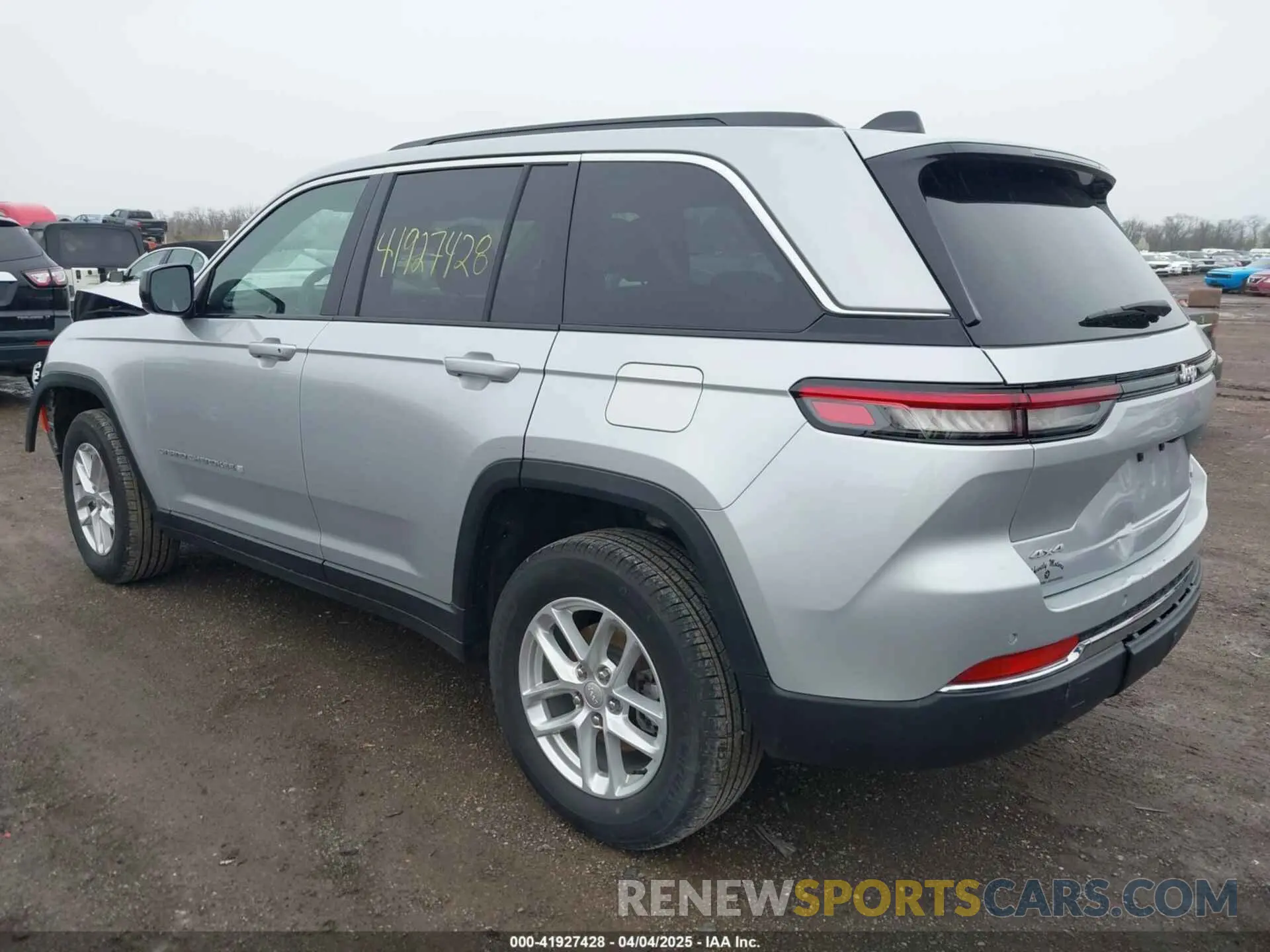 3 Photograph of a damaged car 1C4RJHAGXRC165256 JEEP GRAND CHEROKEE 2024