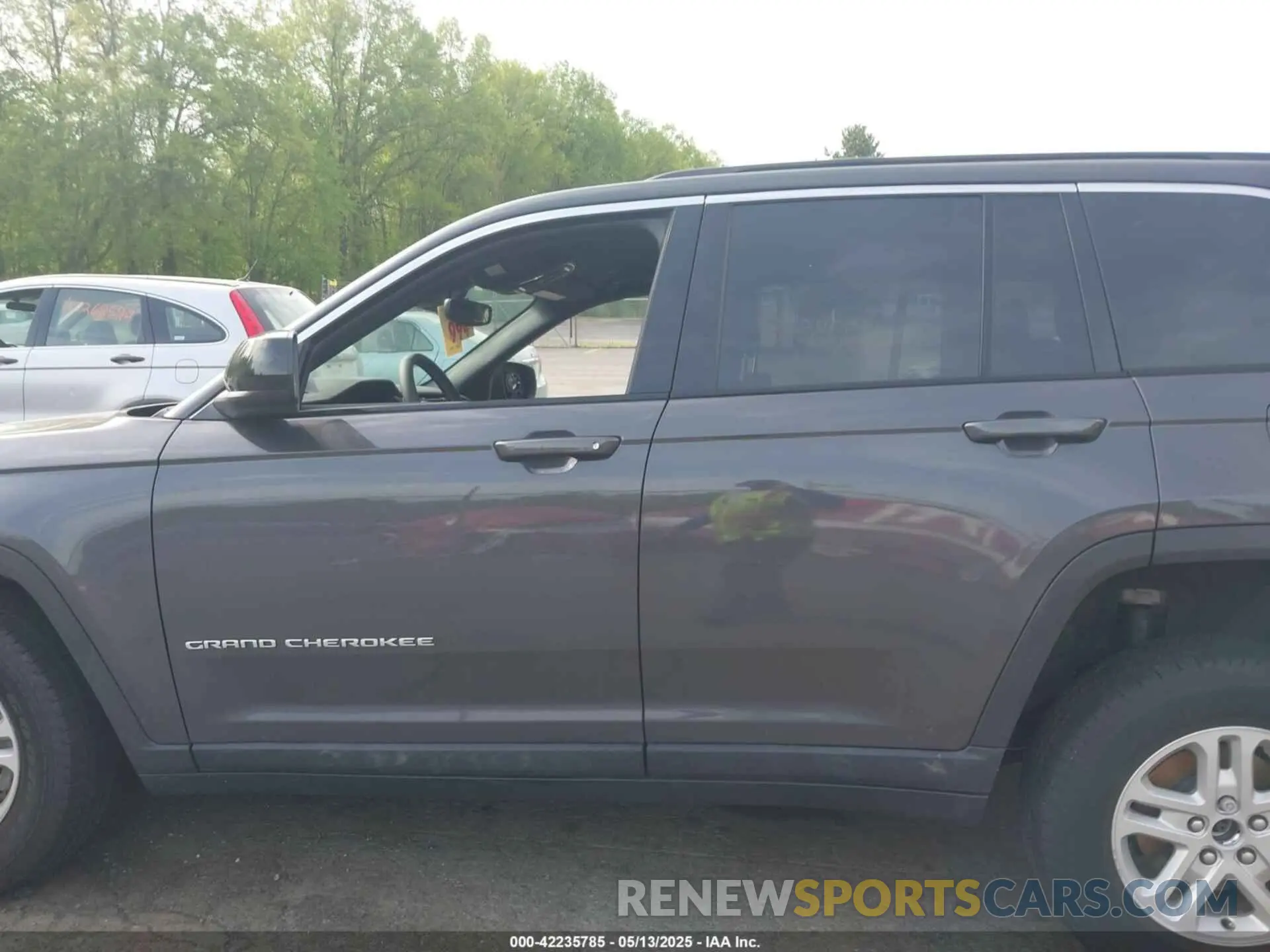 14 Photograph of a damaged car 1C4RJHAGXRC176922 JEEP GRAND CHEROKEE 2024