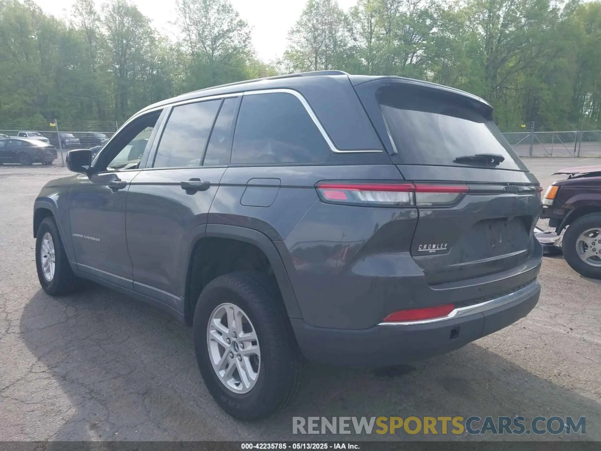 3 Photograph of a damaged car 1C4RJHAGXRC176922 JEEP GRAND CHEROKEE 2024