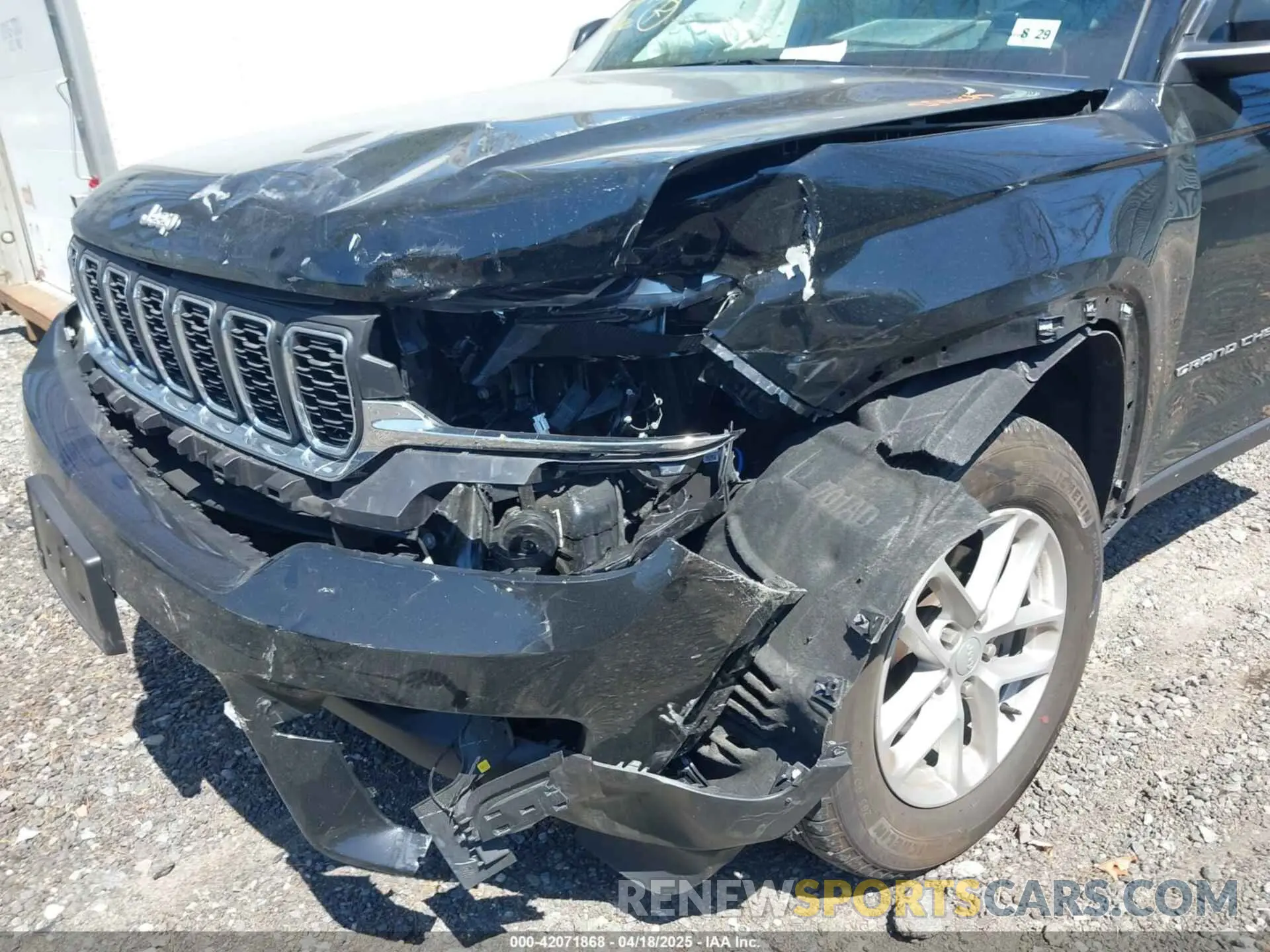 6 Photograph of a damaged car 1C4RJHAGXRC252560 JEEP GRAND CHEROKEE 2024