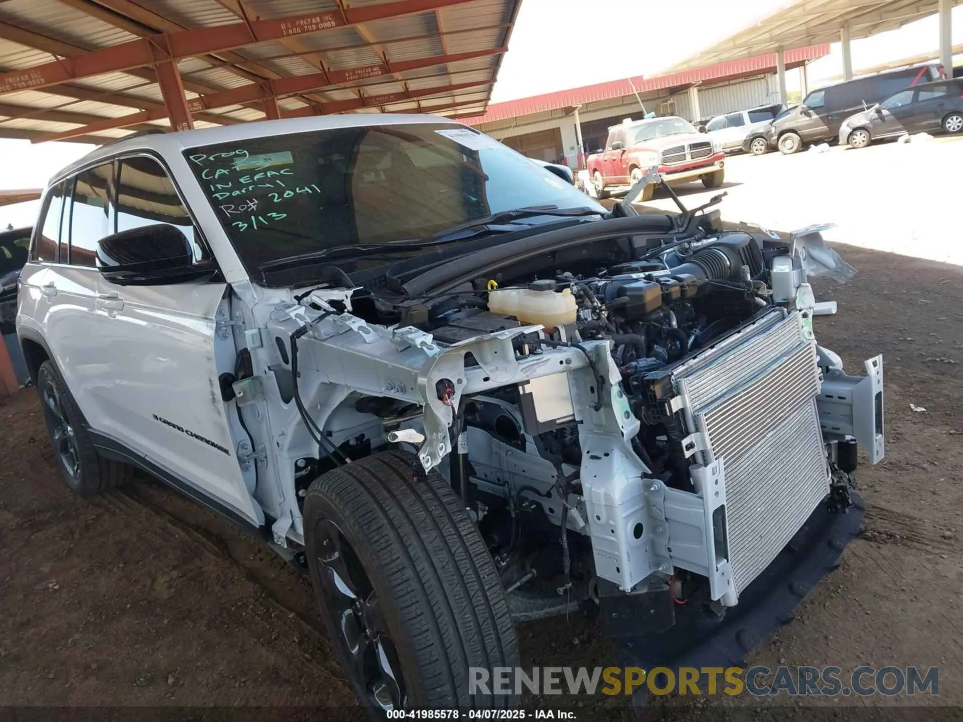 18 Photograph of a damaged car 1C4RJHBG0RC185384 JEEP GRAND CHEROKEE 2024