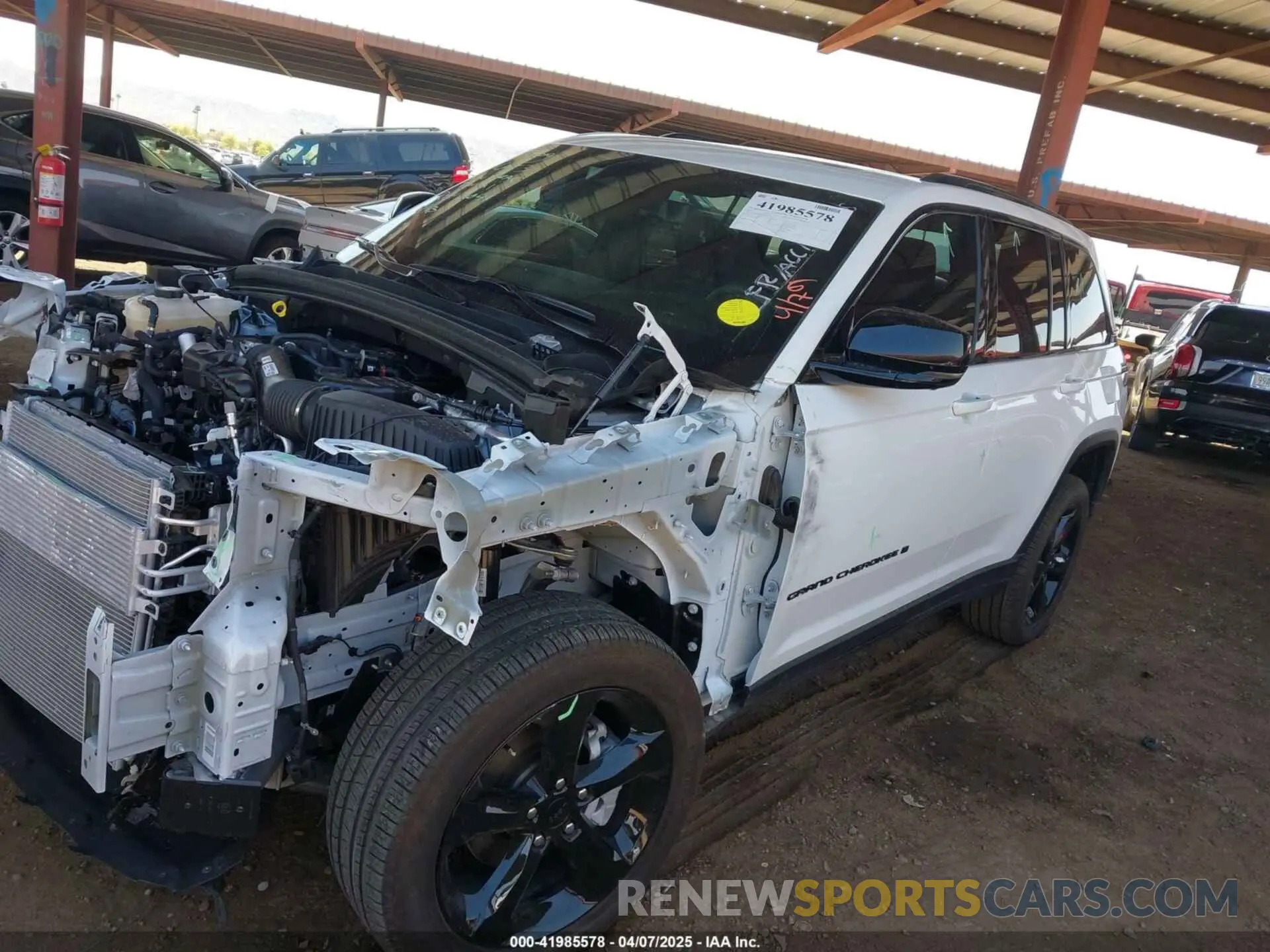 19 Photograph of a damaged car 1C4RJHBG0RC185384 JEEP GRAND CHEROKEE 2024