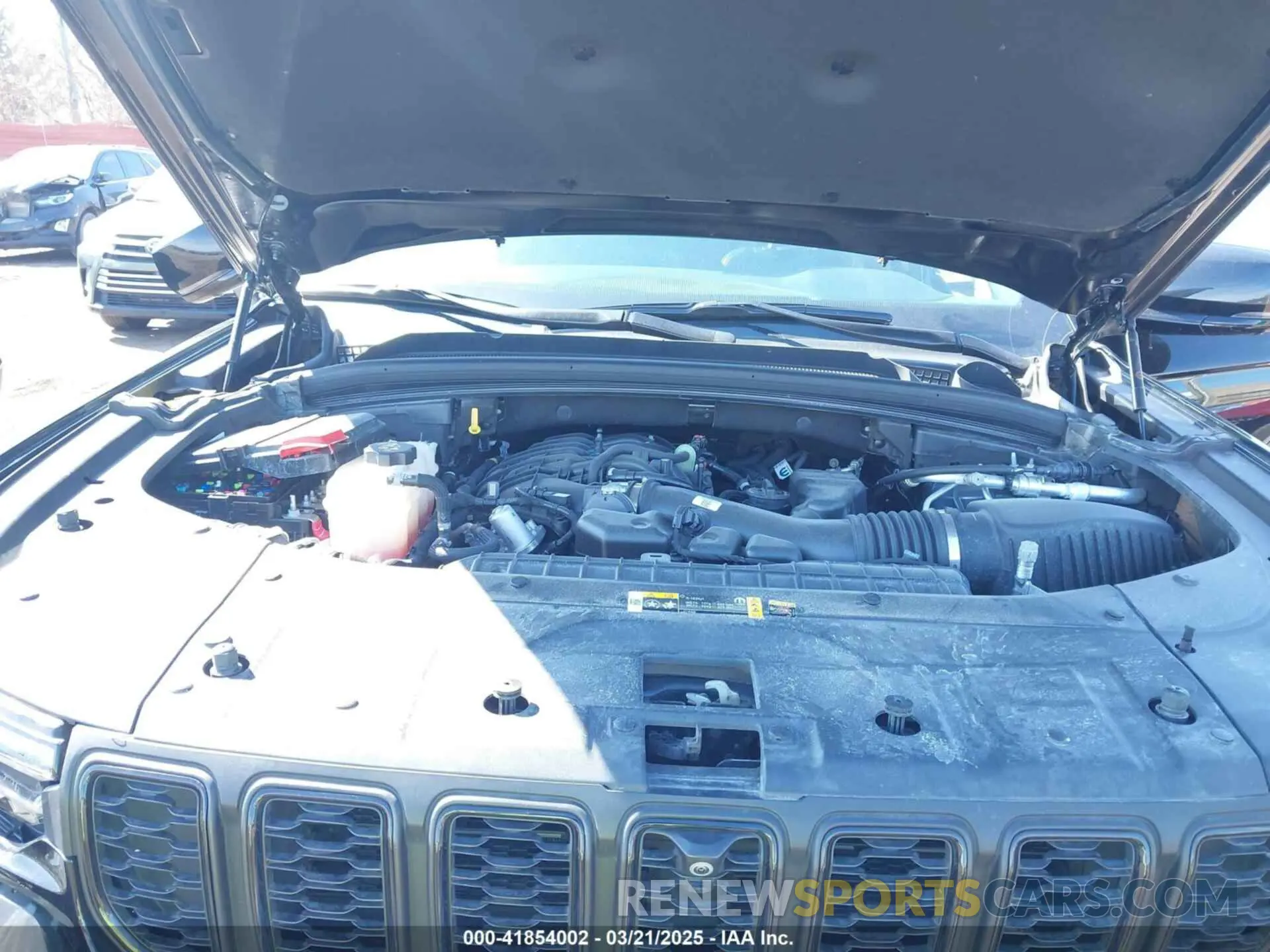 10 Photograph of a damaged car 1C4RJHBG2R8601244 JEEP GRAND CHEROKEE 2024