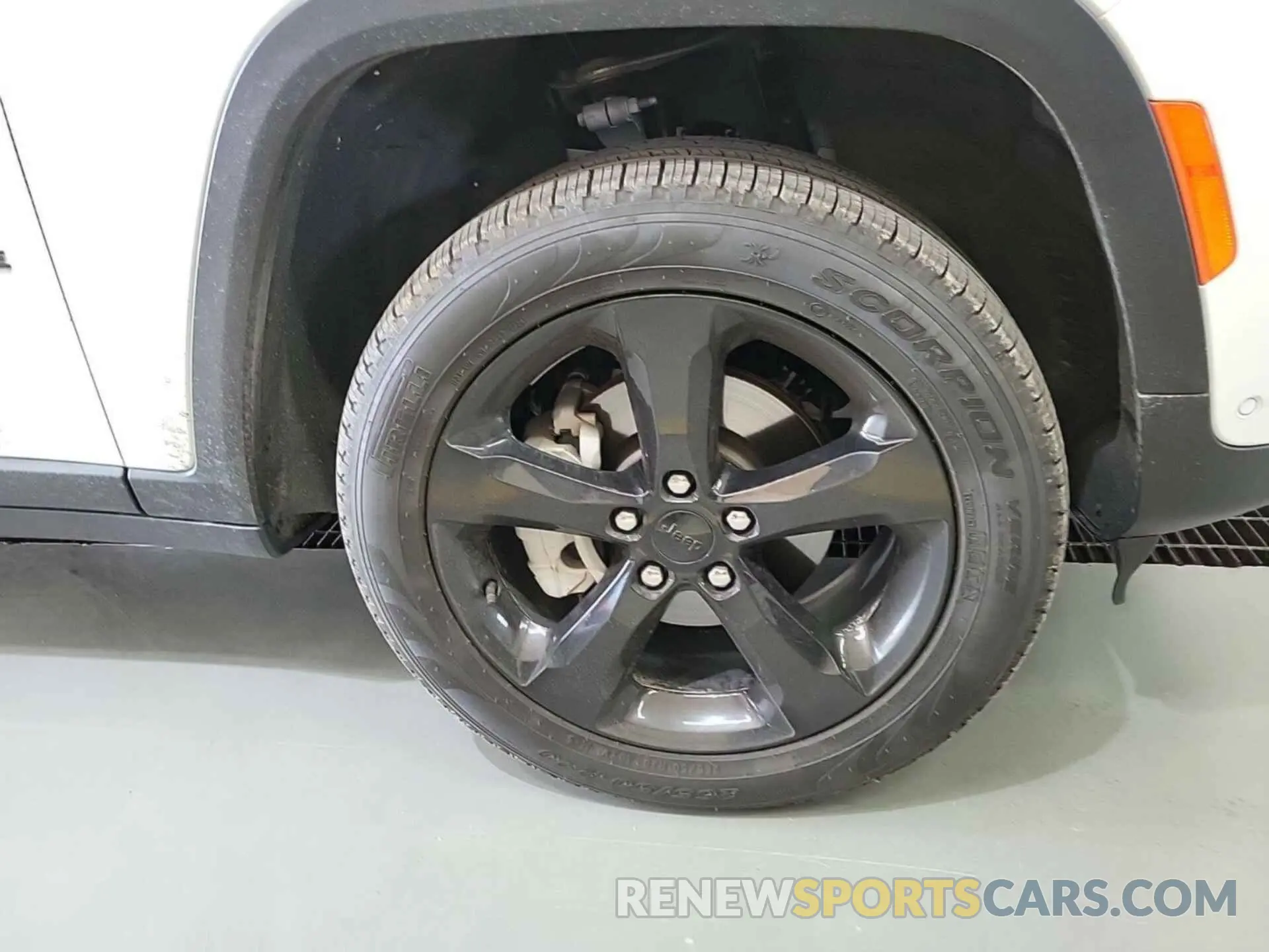 13 Photograph of a damaged car 1C4RJHBG2R8622210 JEEP GRAND CHEROKEE 2024