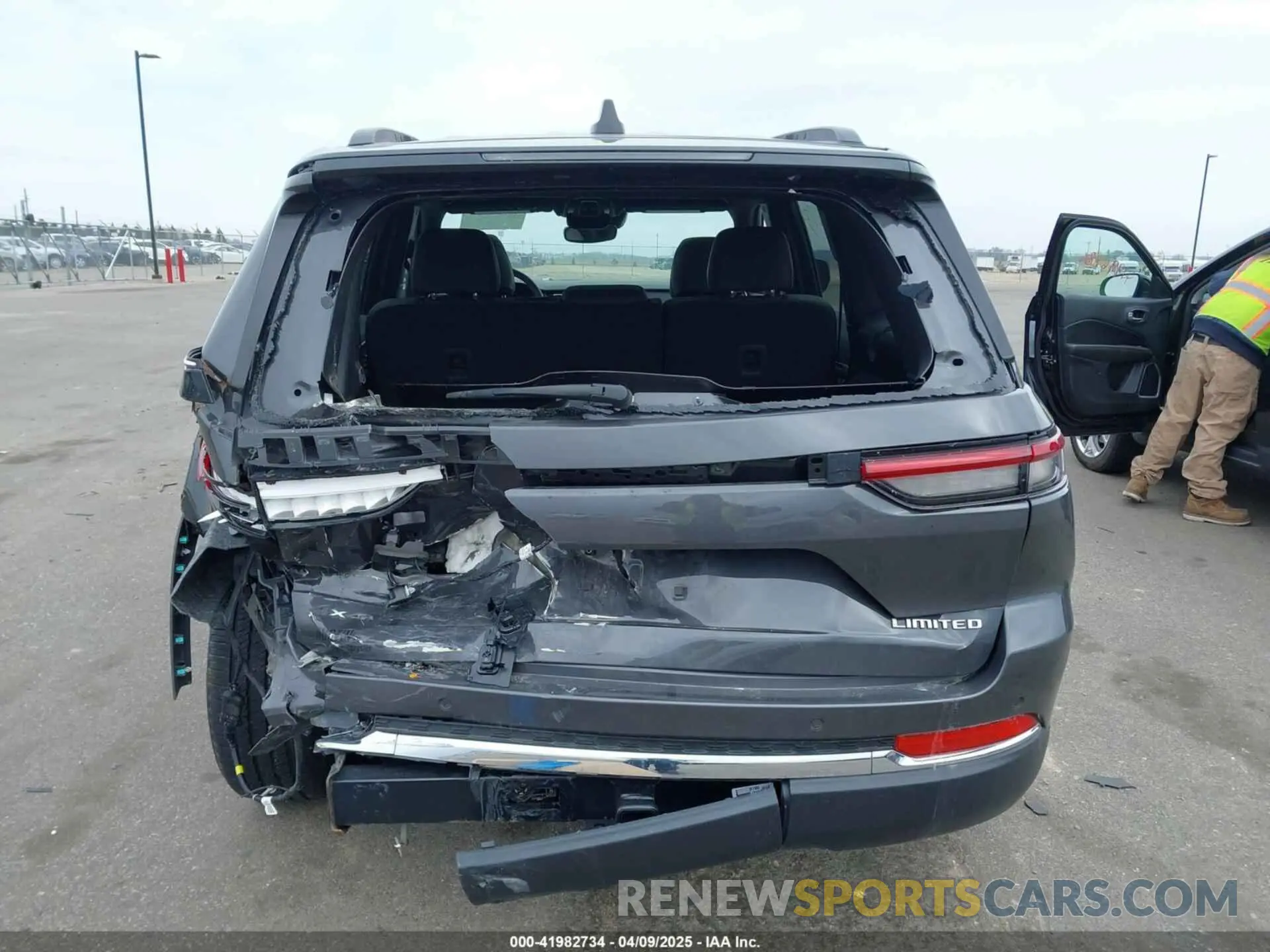 16 Photograph of a damaged car 1C4RJHBG2RC162673 JEEP GRAND CHEROKEE 2024