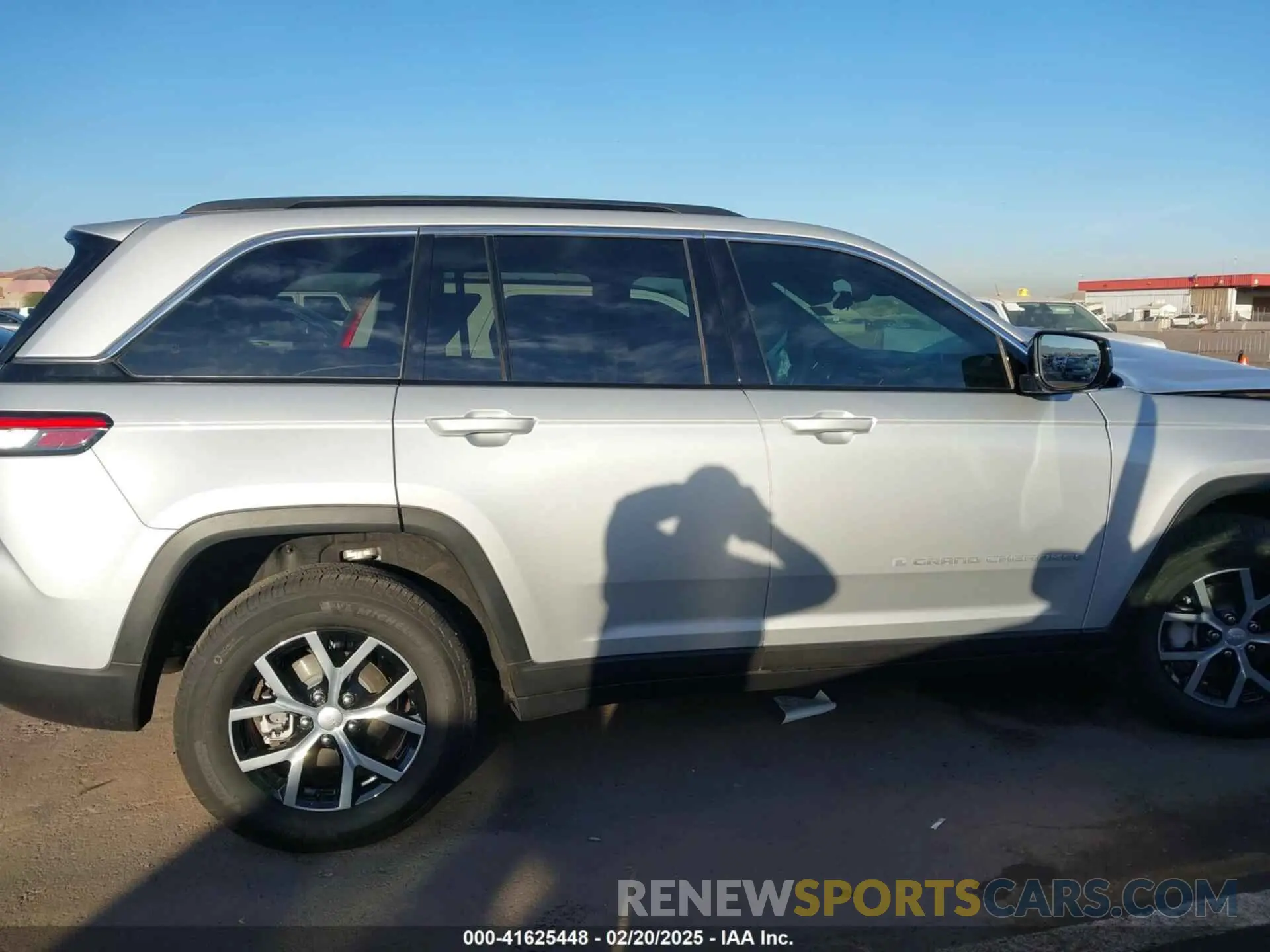 13 Photograph of a damaged car 1C4RJHBG2RC195432 JEEP GRAND CHEROKEE 2024