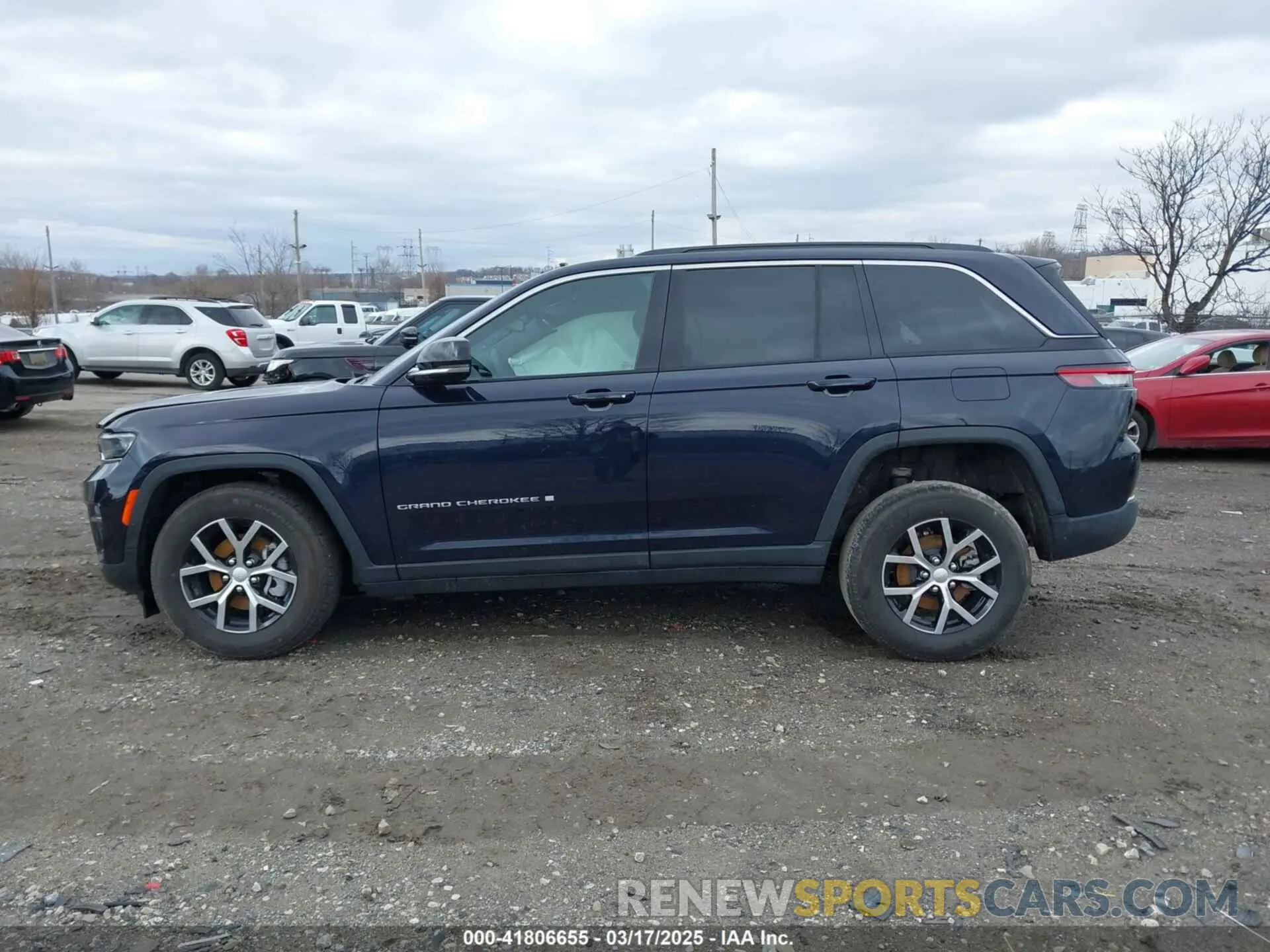 13 Photograph of a damaged car 1C4RJHBG2RC200659 JEEP GRAND CHEROKEE 2024