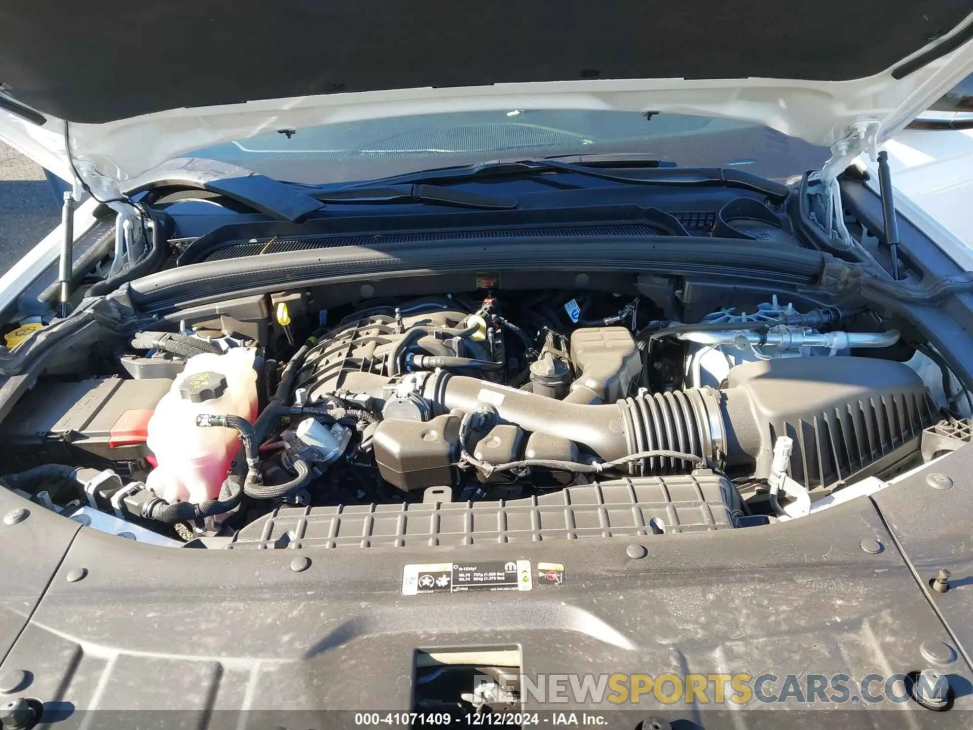 10 Photograph of a damaged car 1C4RJHBG2RC230115 JEEP GRAND CHEROKEE 2024
