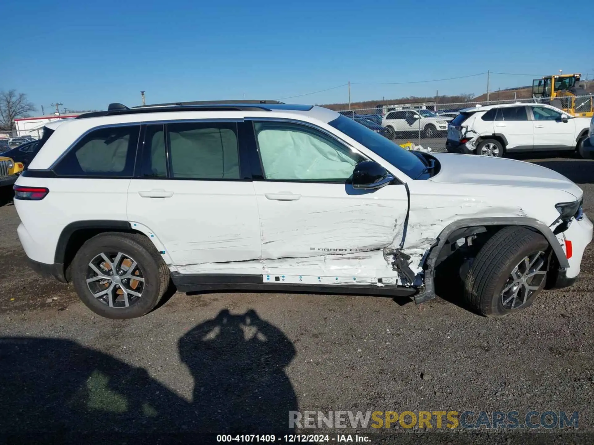 13 Photograph of a damaged car 1C4RJHBG2RC230115 JEEP GRAND CHEROKEE 2024