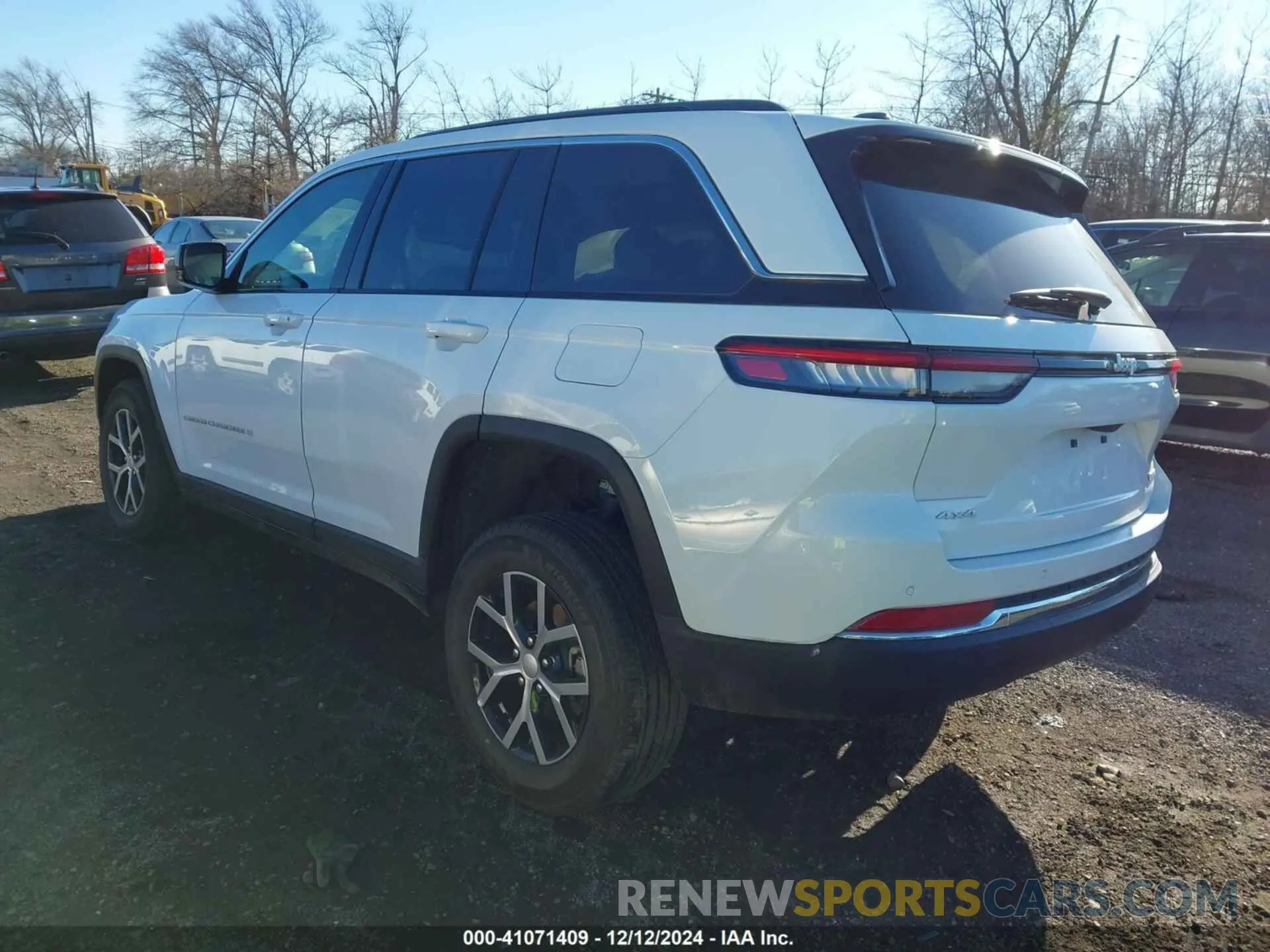 3 Photograph of a damaged car 1C4RJHBG2RC230115 JEEP GRAND CHEROKEE 2024