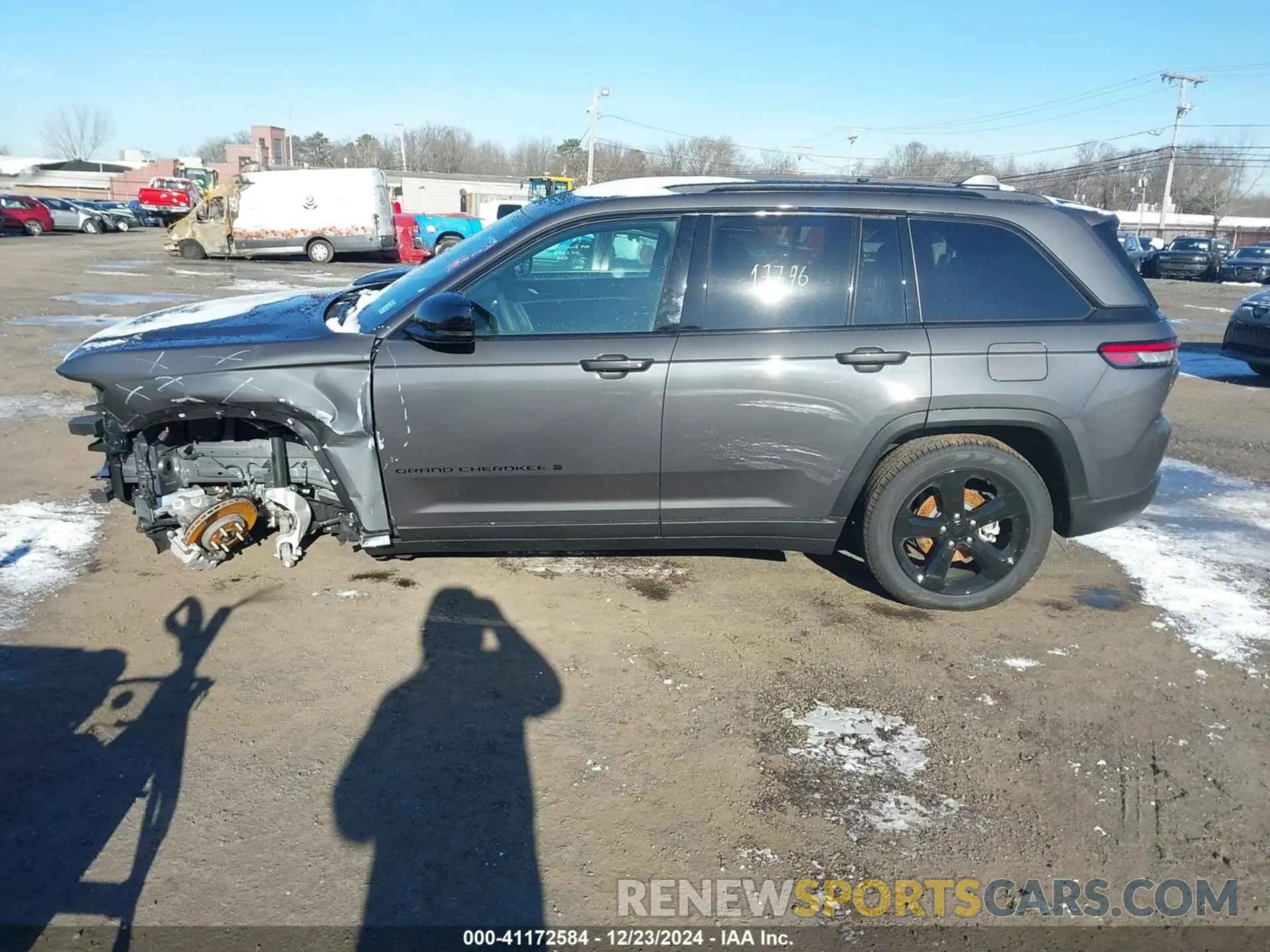 15 Photograph of a damaged car 1C4RJHBG3R8586947 JEEP GRAND CHEROKEE 2024