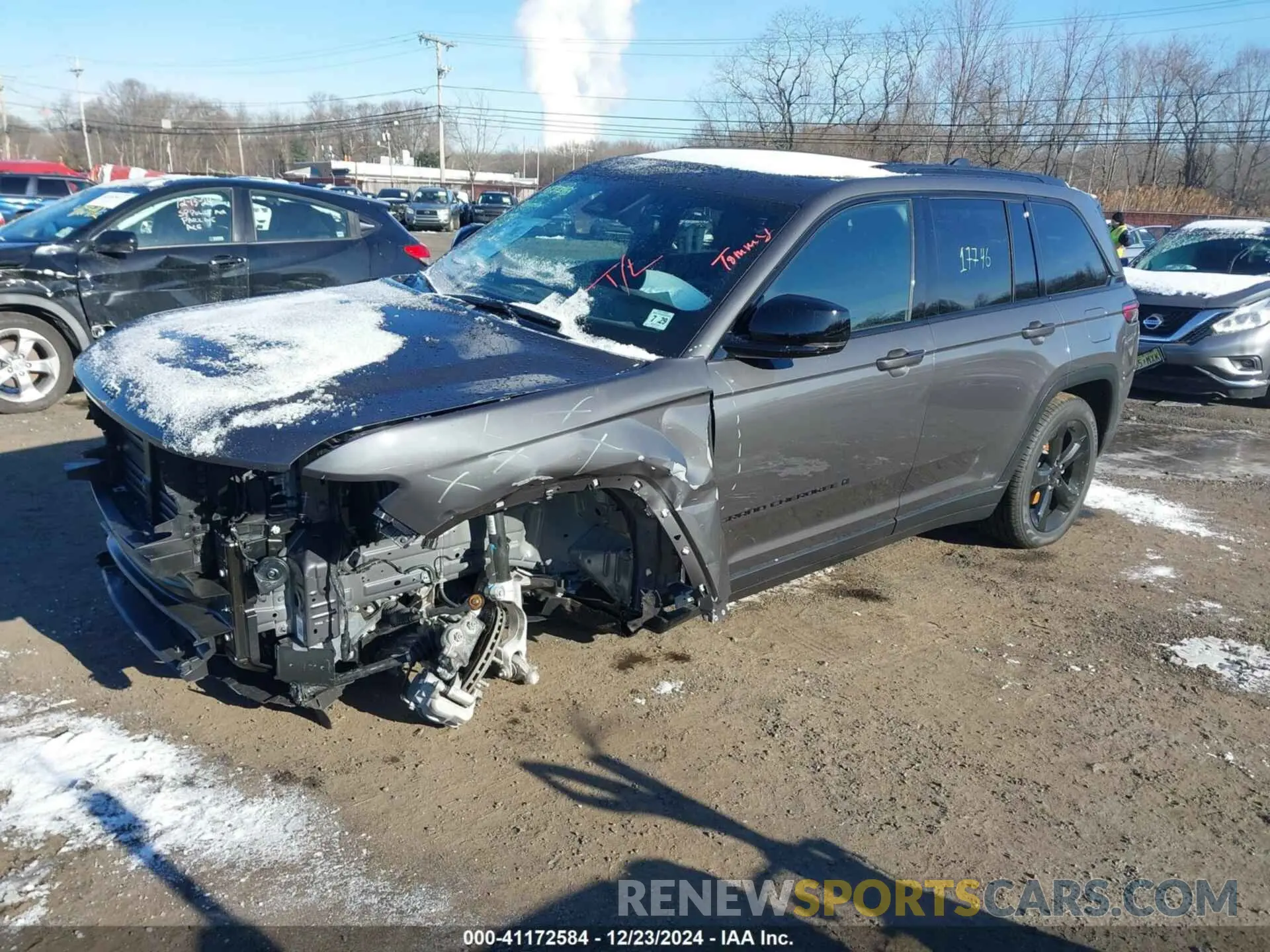 2 Photograph of a damaged car 1C4RJHBG3R8586947 JEEP GRAND CHEROKEE 2024