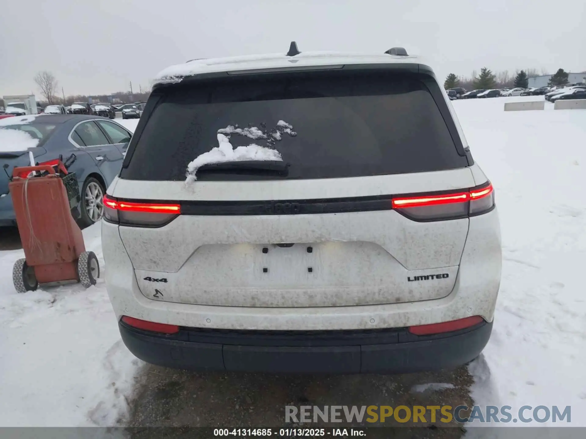 16 Photograph of a damaged car 1C4RJHBG5RC223711 JEEP GRAND CHEROKEE 2024