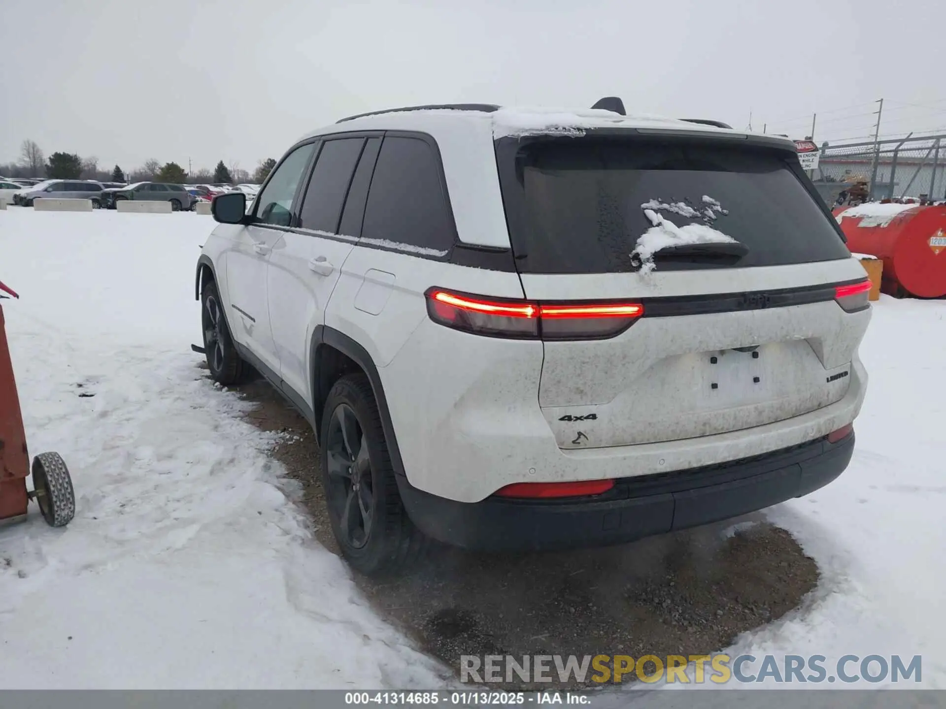 3 Photograph of a damaged car 1C4RJHBG5RC223711 JEEP GRAND CHEROKEE 2024