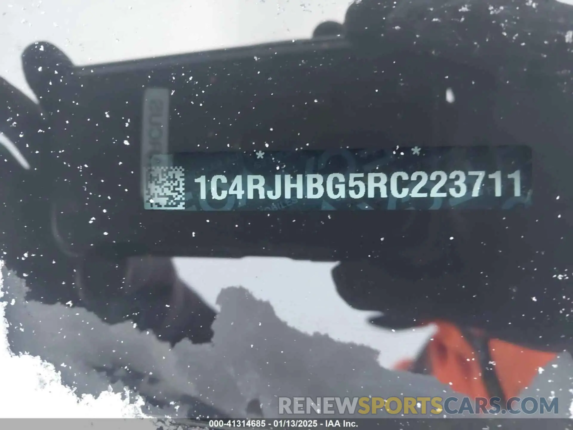 9 Photograph of a damaged car 1C4RJHBG5RC223711 JEEP GRAND CHEROKEE 2024