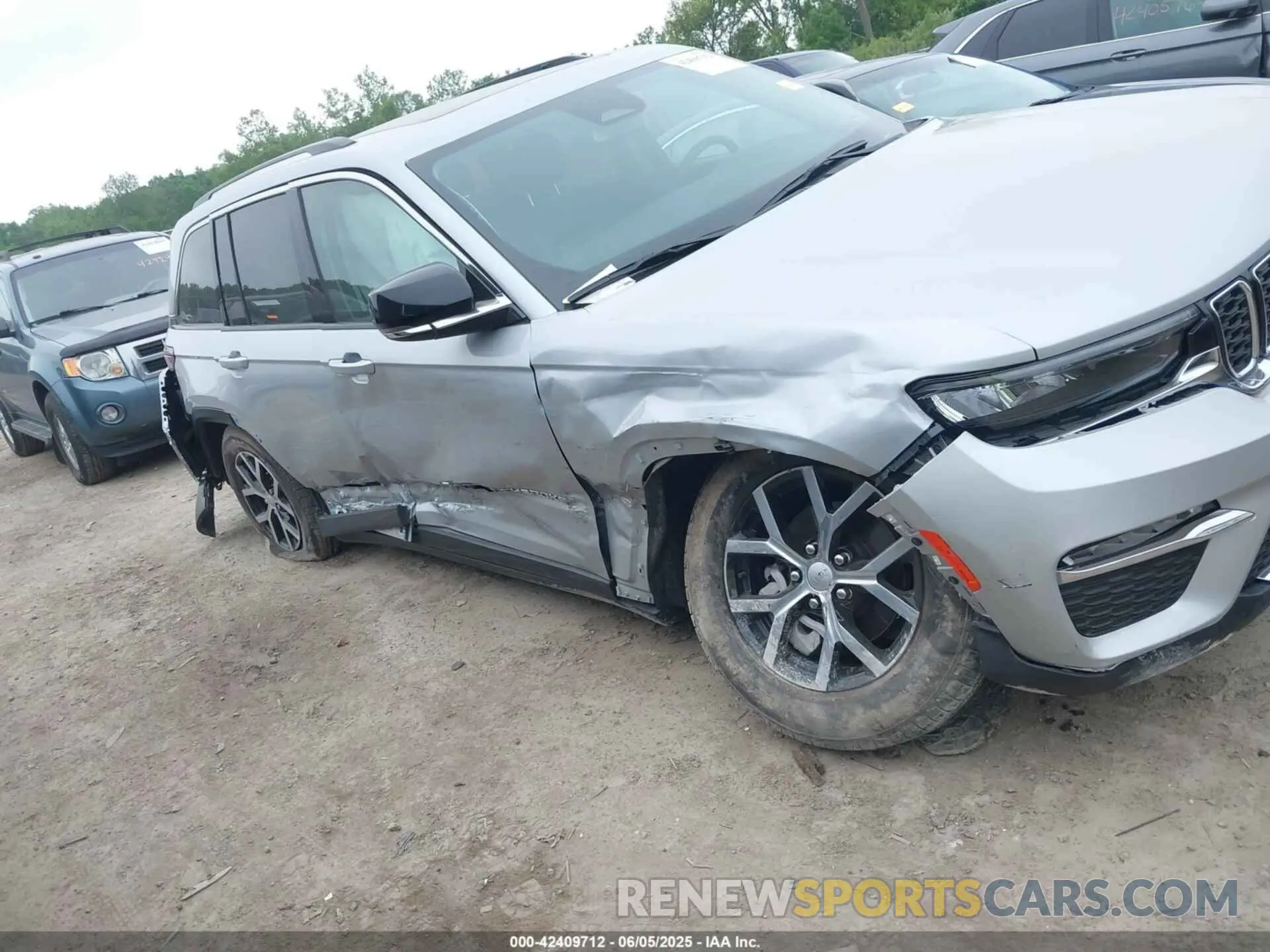 6 Photograph of a damaged car 1C4RJHBG5RC679868 JEEP GRAND CHEROKEE 2024