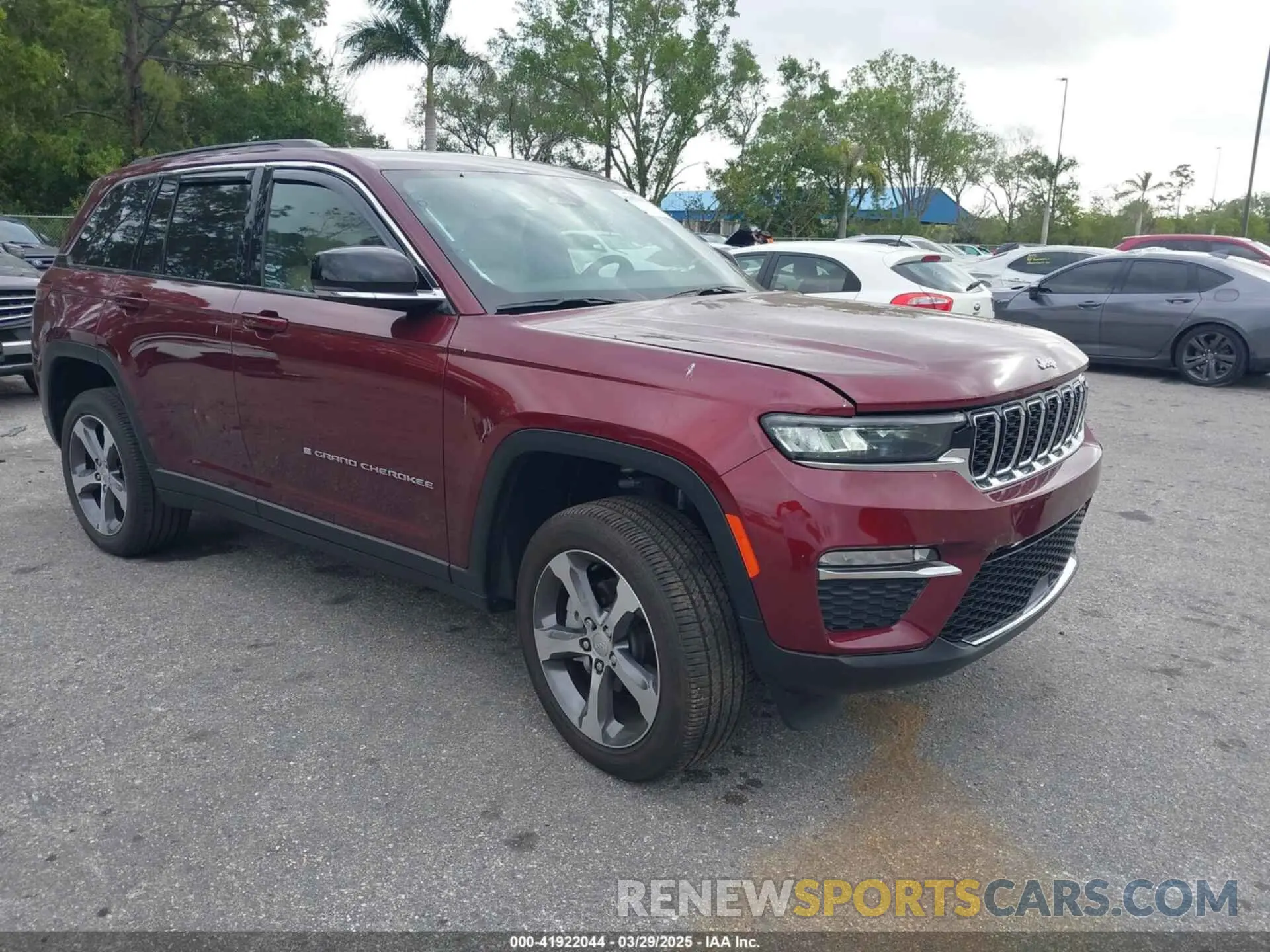 1 Photograph of a damaged car 1C4RJHBG6RC210112 JEEP GRAND CHEROKEE 2024