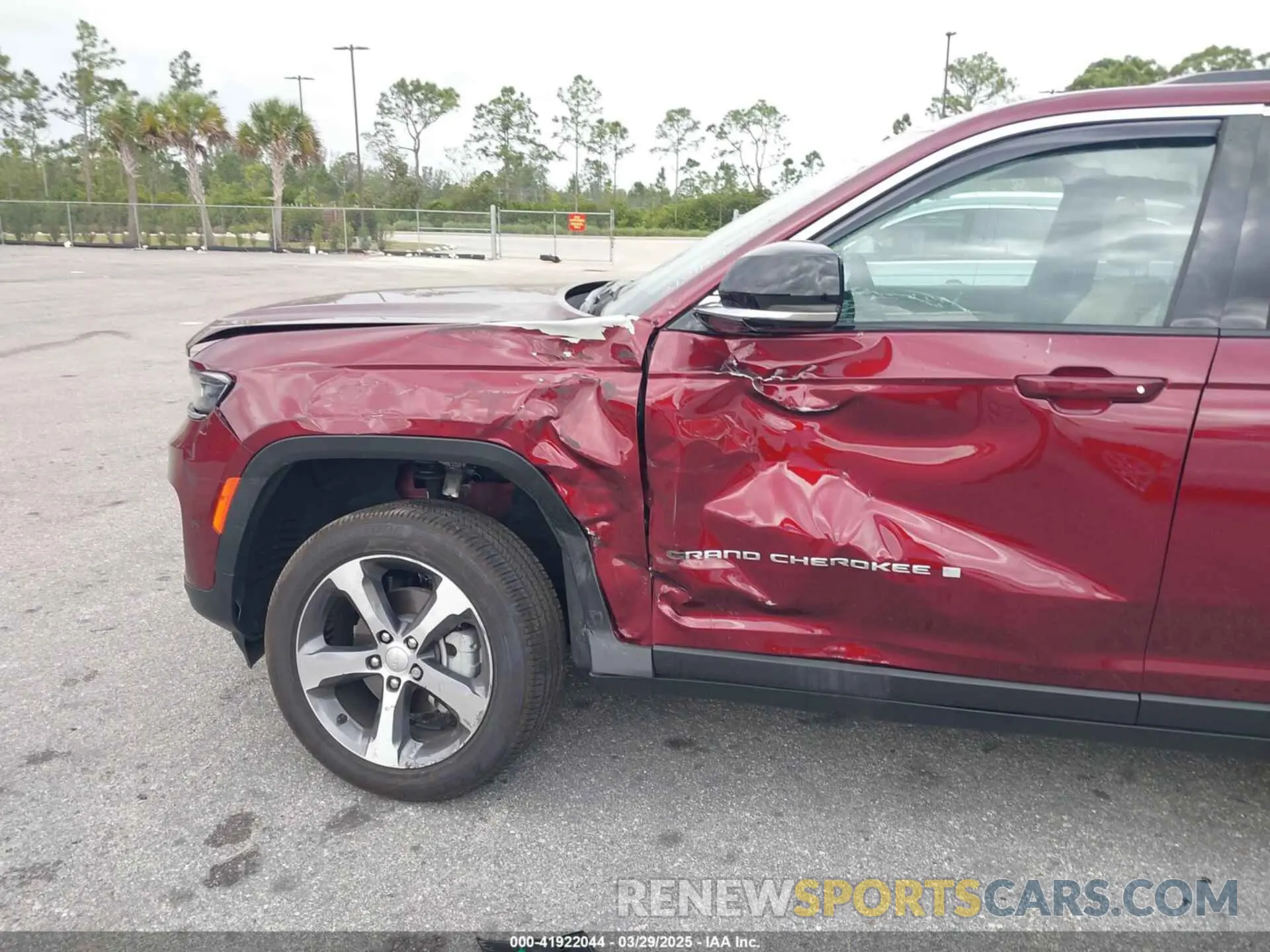 6 Photograph of a damaged car 1C4RJHBG6RC210112 JEEP GRAND CHEROKEE 2024