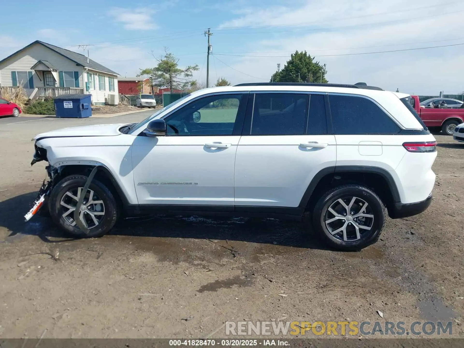 14 Photograph of a damaged car 1C4RJHBG6RC230277 JEEP GRAND CHEROKEE 2024
