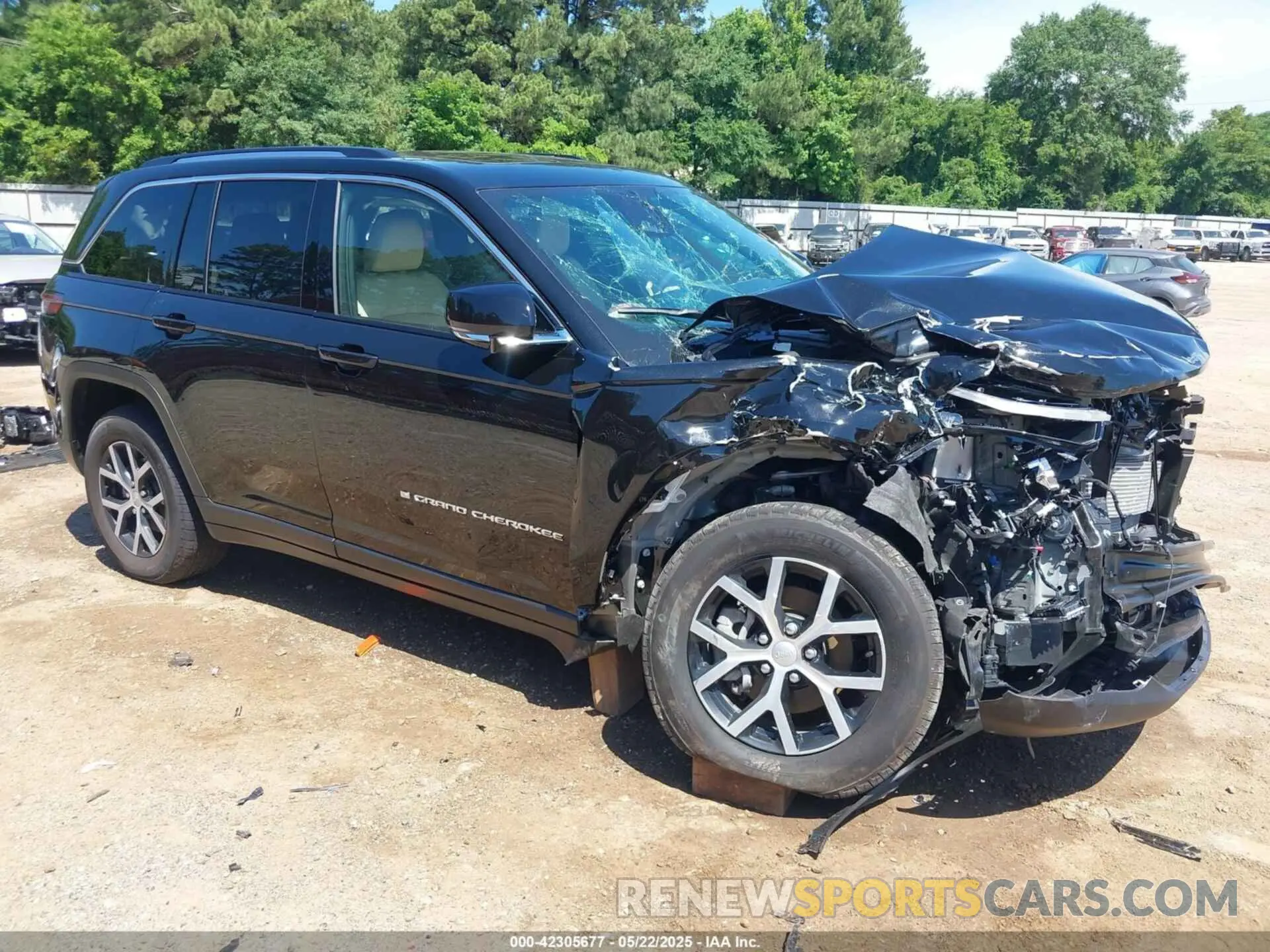 1 Photograph of a damaged car 1C4RJHBG7R8932773 JEEP GRAND CHEROKEE 2024