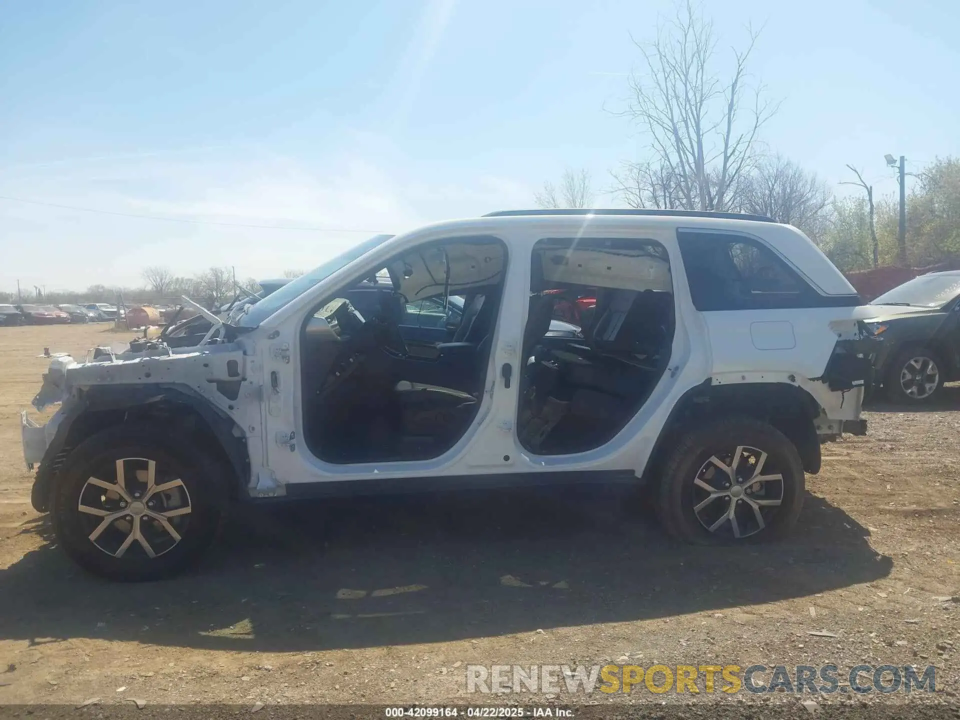 13 Photograph of a damaged car 1C4RJHBG8RC260901 JEEP GRAND CHEROKEE 2024