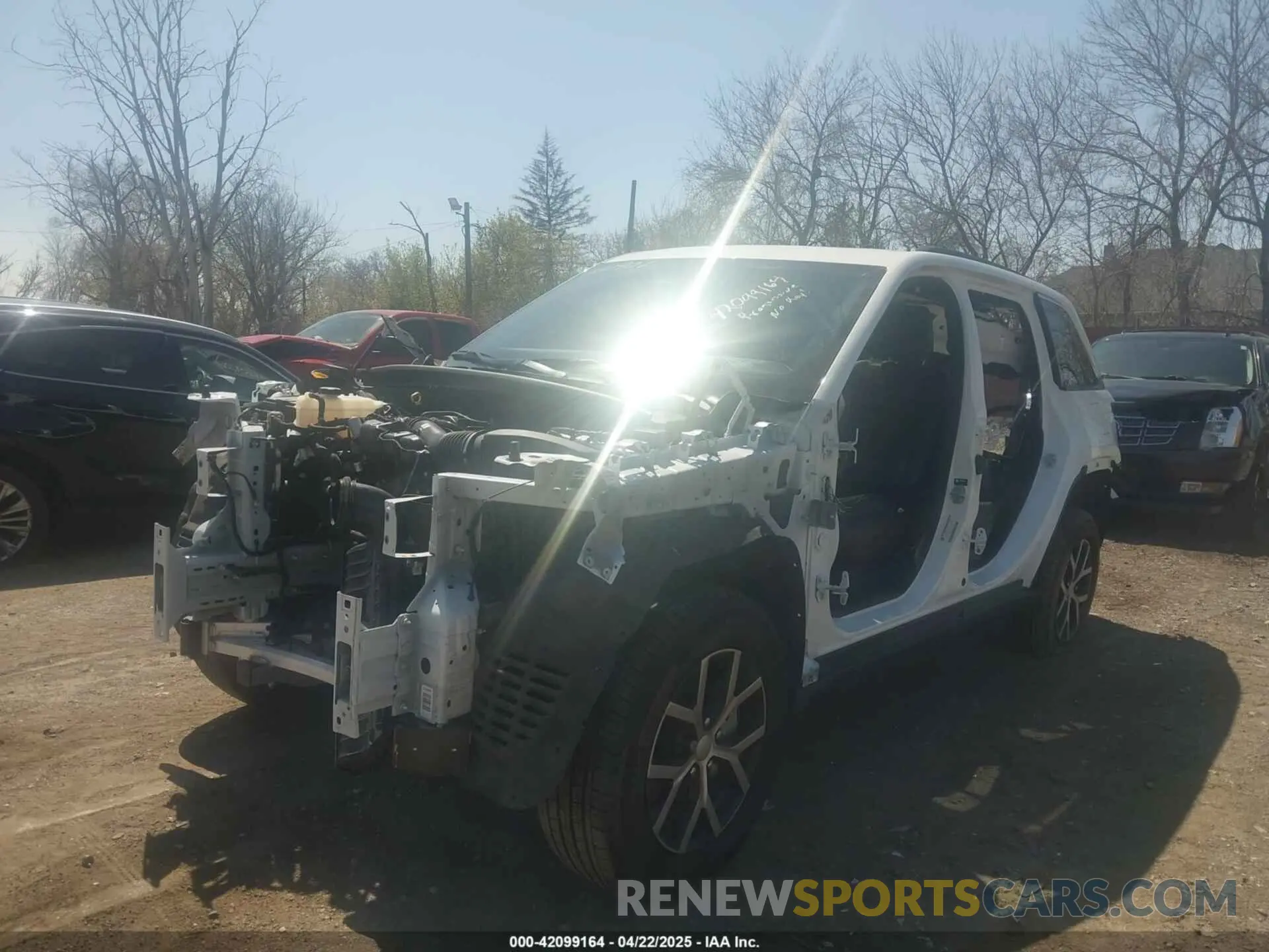 6 Photograph of a damaged car 1C4RJHBG8RC260901 JEEP GRAND CHEROKEE 2024