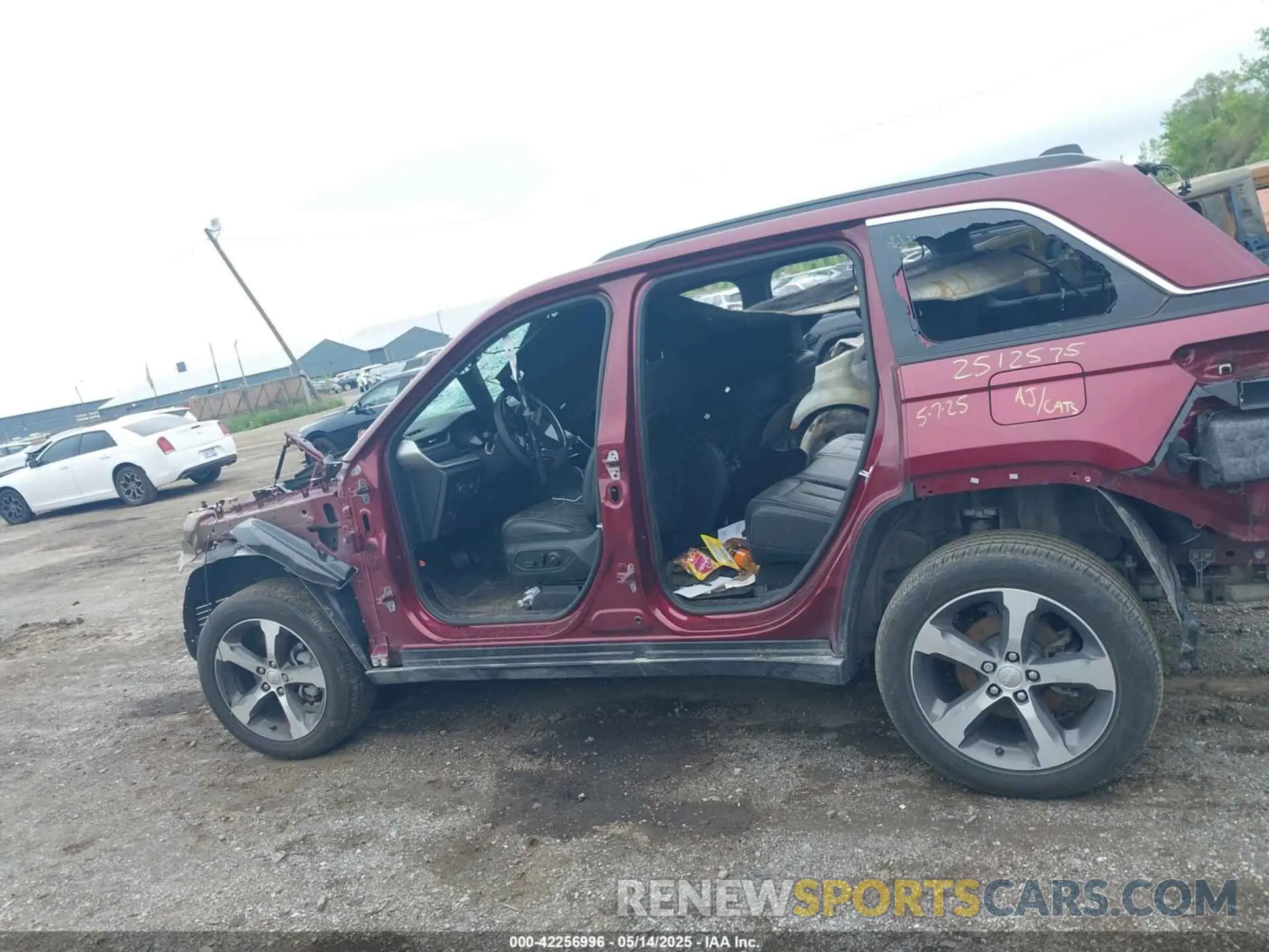 13 Photograph of a damaged car 1C4RJHBG9RC132120 JEEP GRAND CHEROKEE 2024