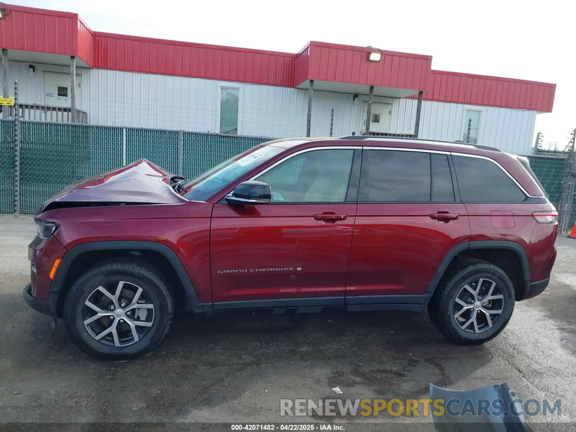 15 Photograph of a damaged car 1C4RJHBG9RC697080 JEEP GRAND CHEROKEE 2024