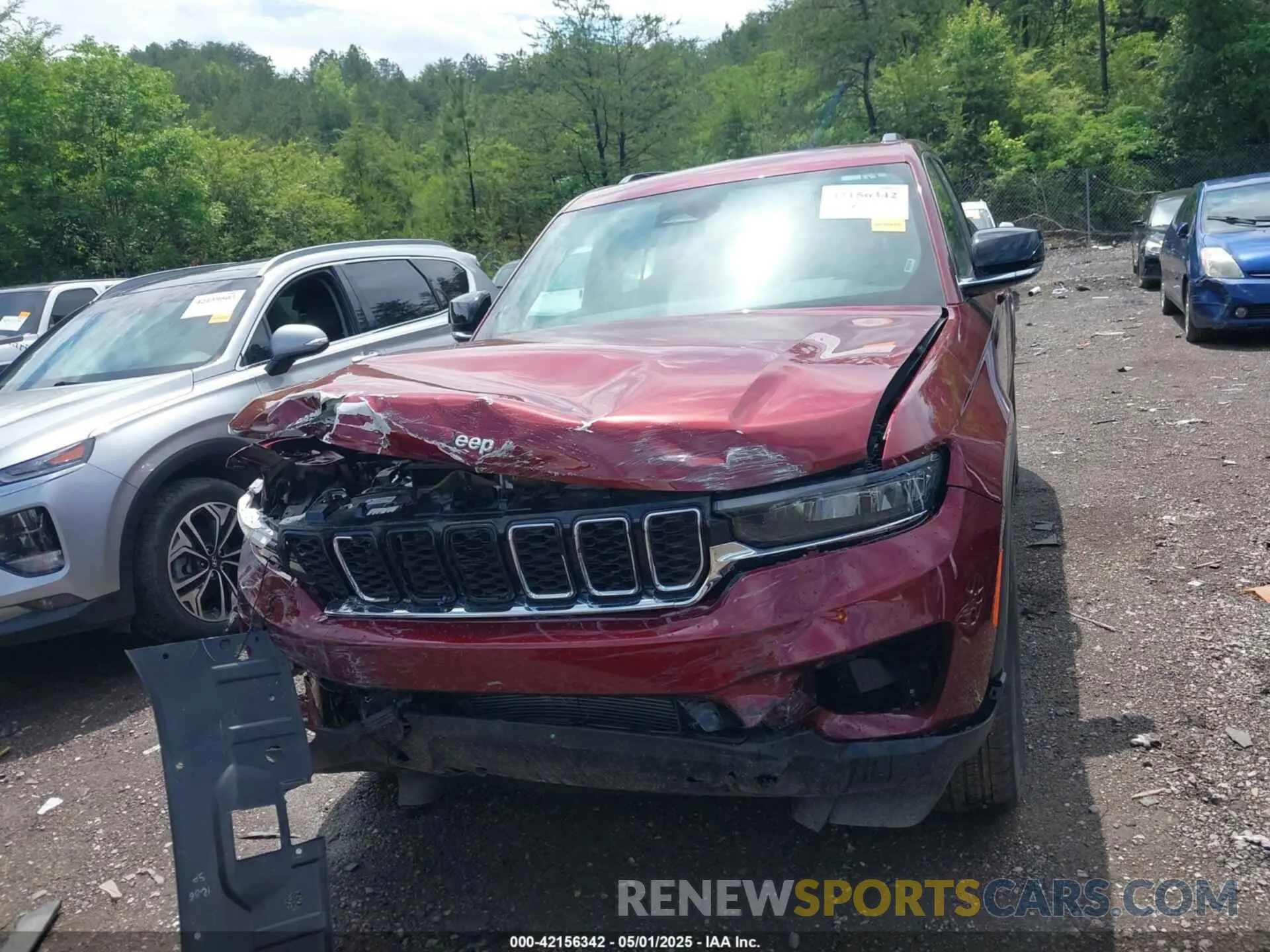 11 Photograph of a damaged car 1C4RJHBGXR8517883 JEEP GRAND CHEROKEE 2024
