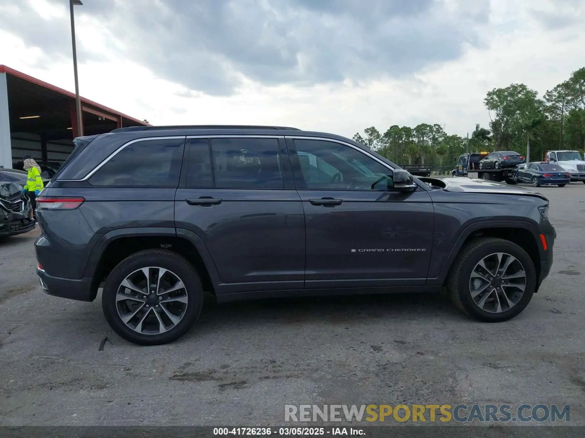 13 Photograph of a damaged car 1C4RJHDG8R8540110 JEEP GRAND CHEROKEE 2024