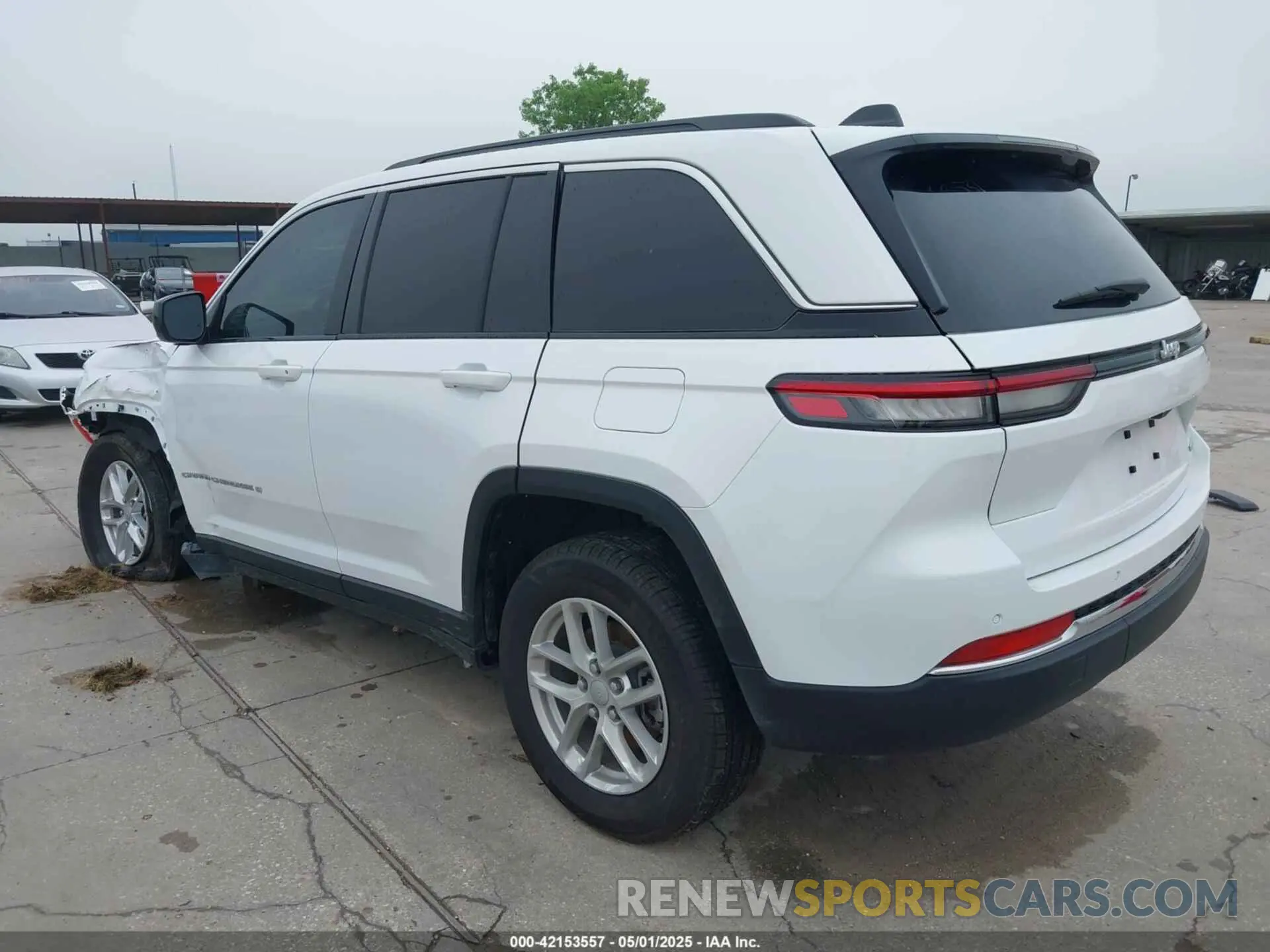 3 Photograph of a damaged car 1C4RJGAG1SC284247 JEEP GRAND CHEROKEE 2025
