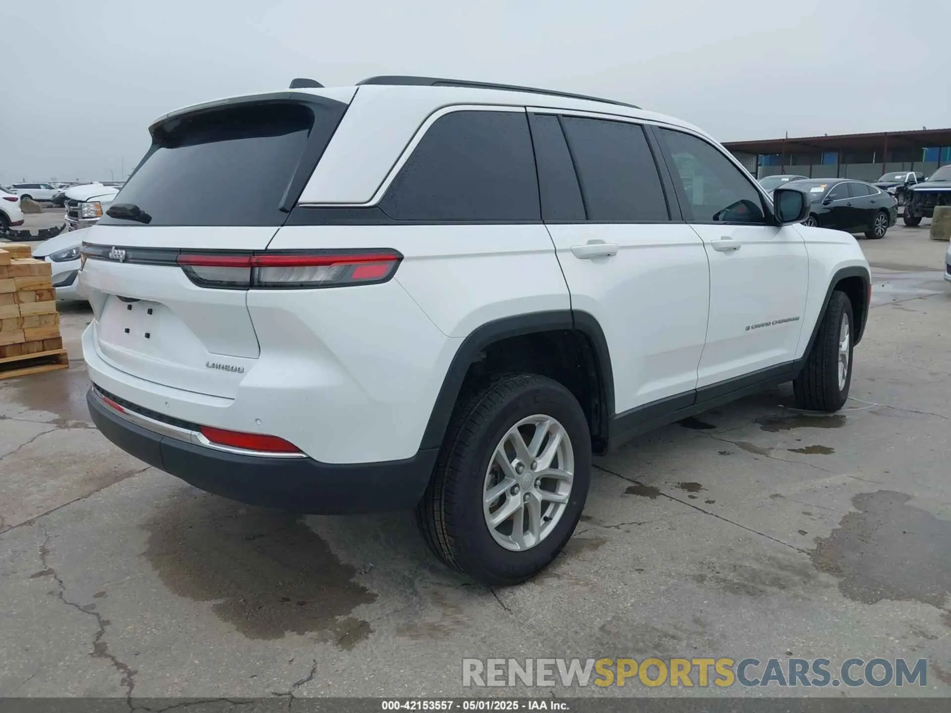 4 Photograph of a damaged car 1C4RJGAG1SC284247 JEEP GRAND CHEROKEE 2025