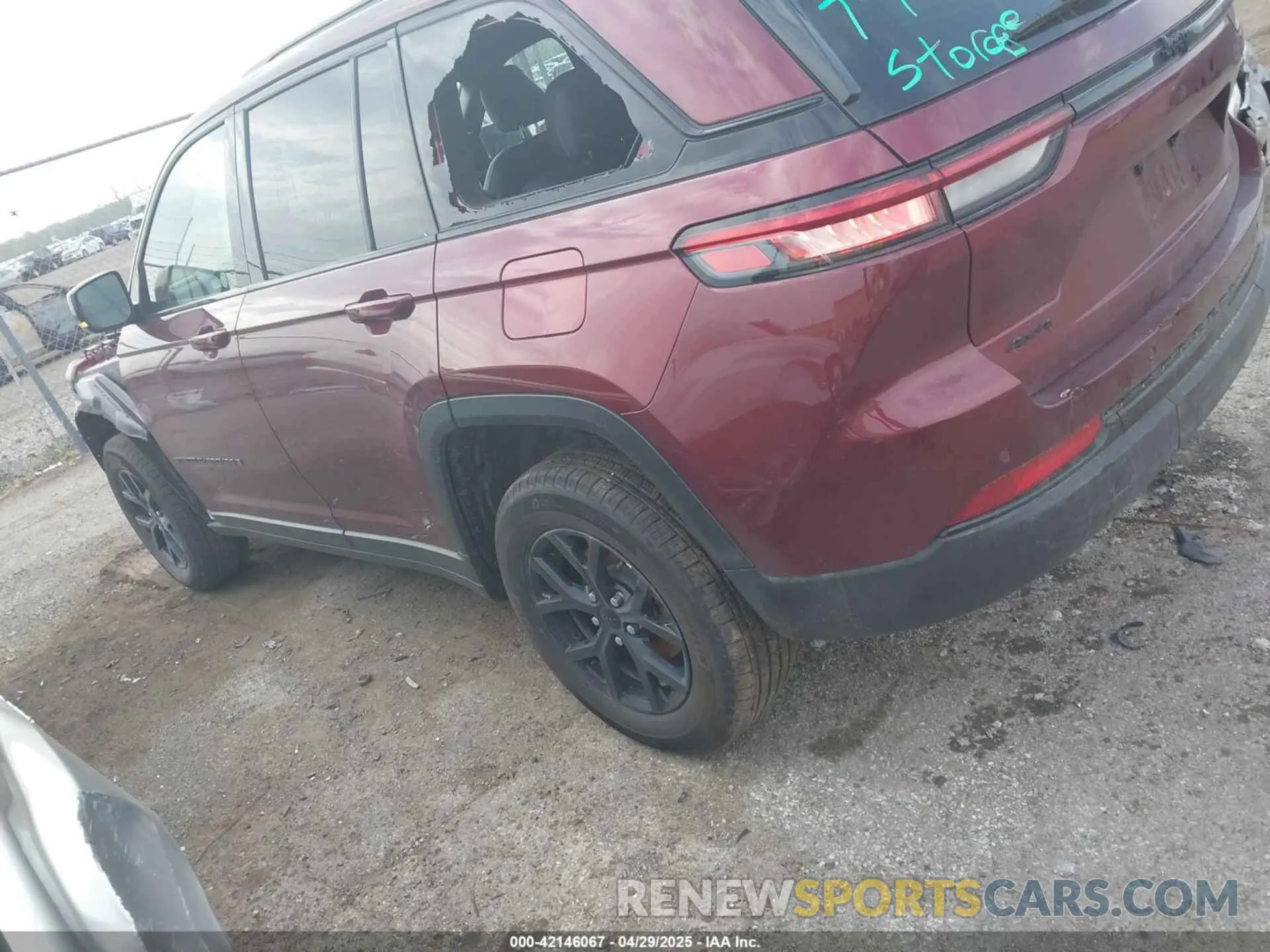 13 Photograph of a damaged car 1C4RJHAG5S8657198 JEEP GRAND CHEROKEE 2025