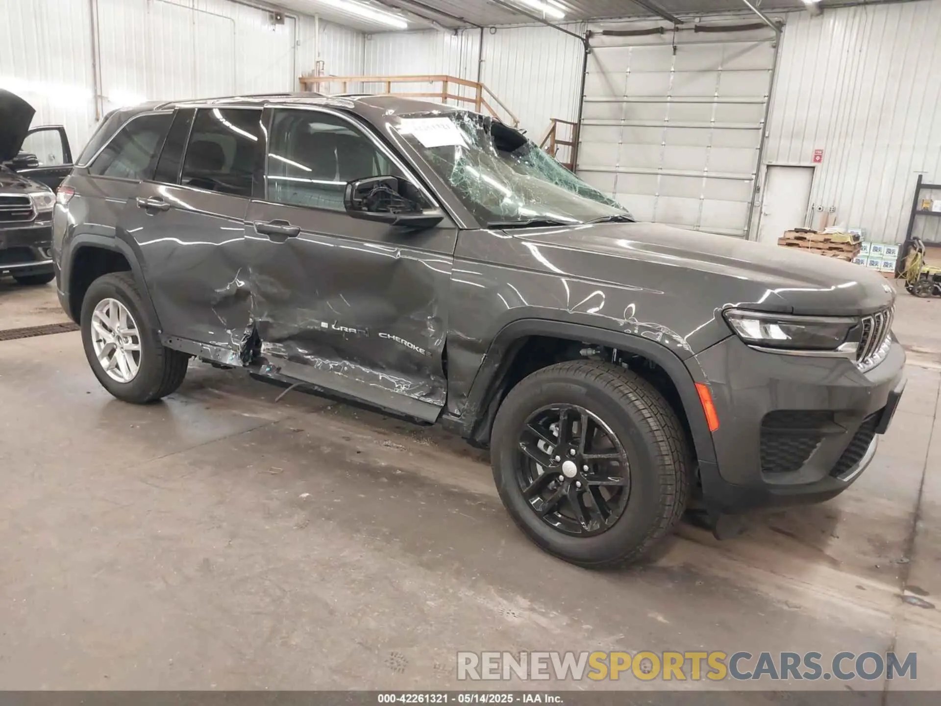 1 Photograph of a damaged car 1C4RJHAG5SC278876 JEEP GRAND CHEROKEE 2025