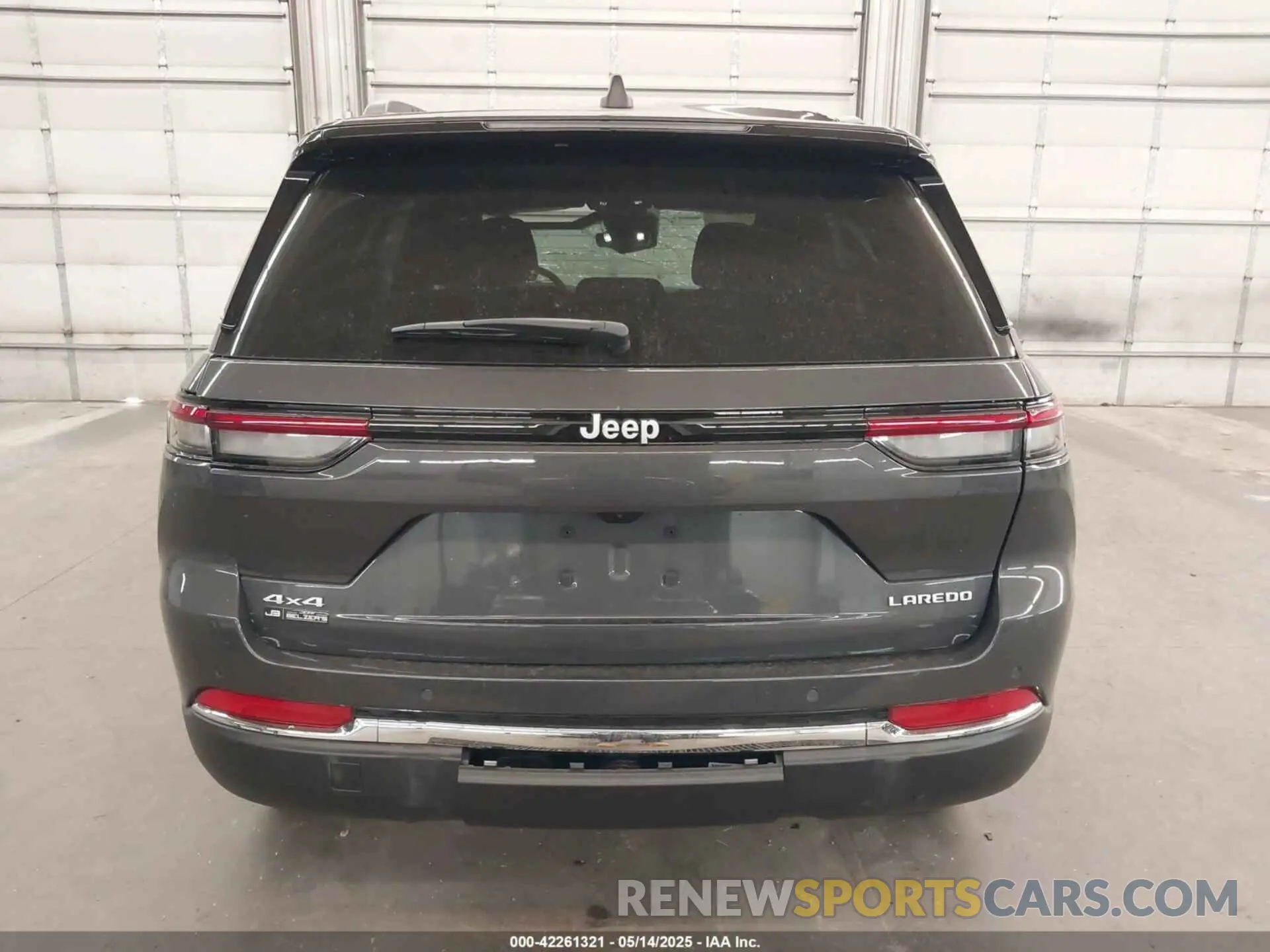 17 Photograph of a damaged car 1C4RJHAG5SC278876 JEEP GRAND CHEROKEE 2025